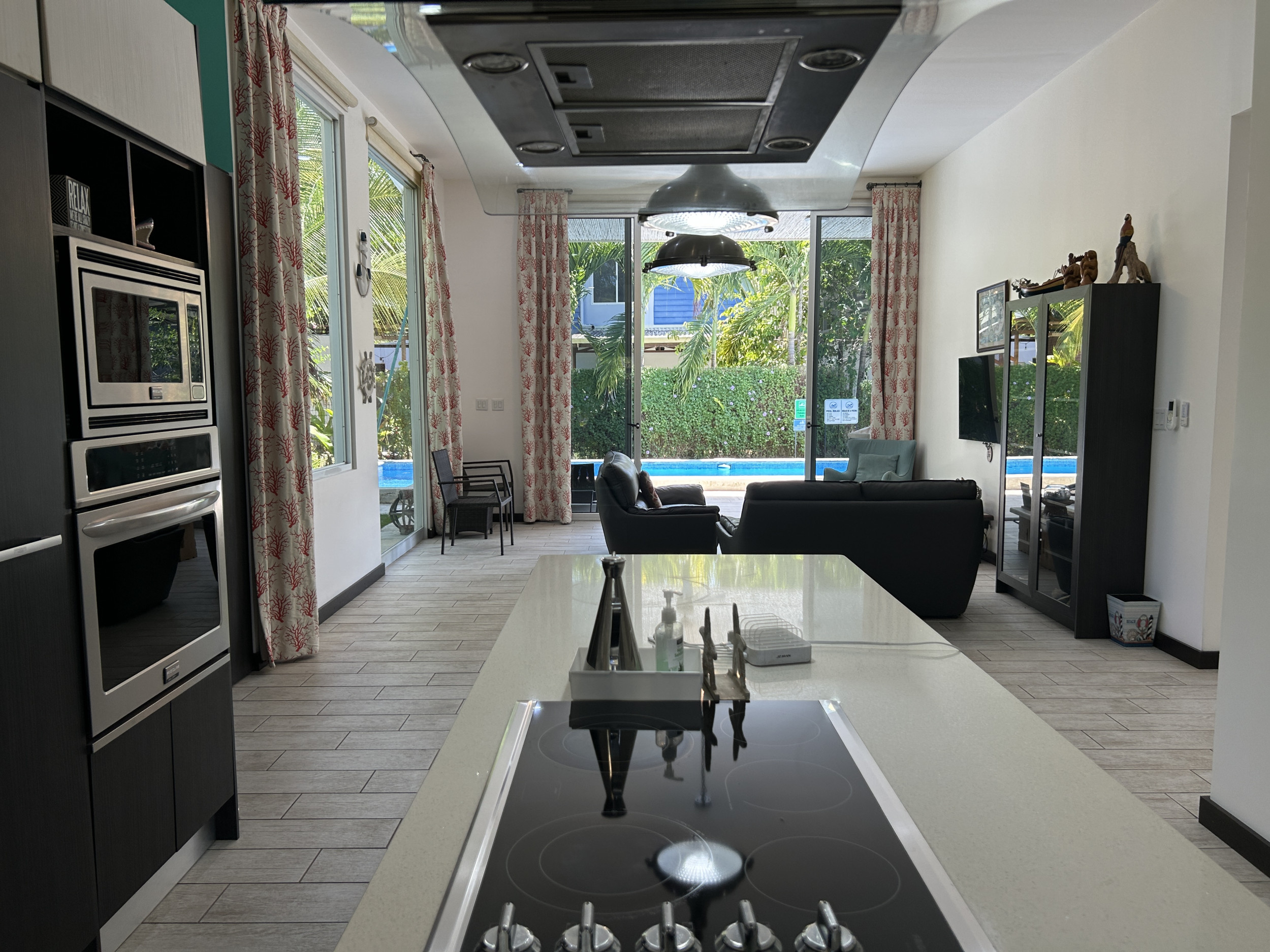Beach-house for sale in gated community Punta Leona
