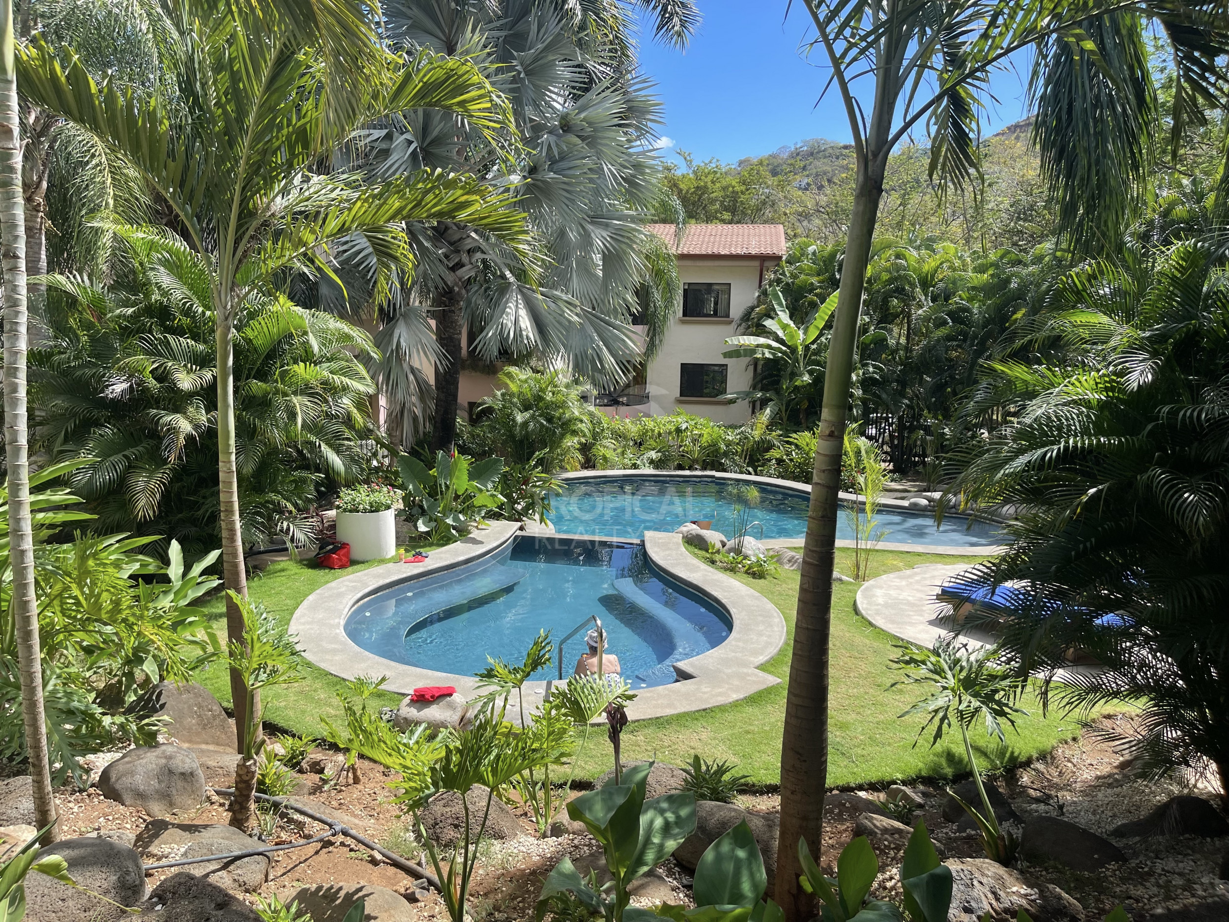 Luxury living near Playa del Coco and Ocotal