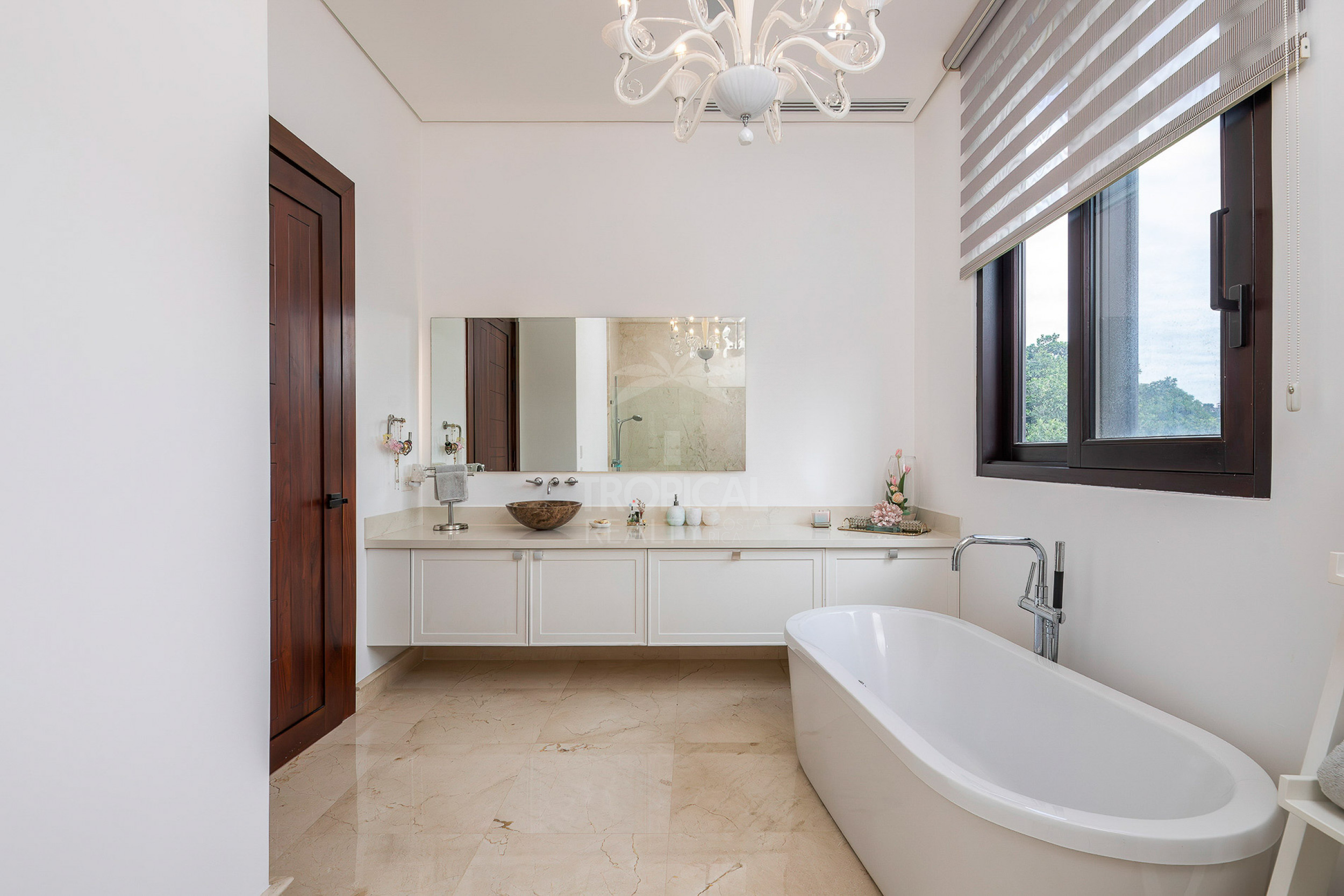 Villa Real Valley View Estate – Exceptional Luxury Residence with Panoramic Views in Santa Ana