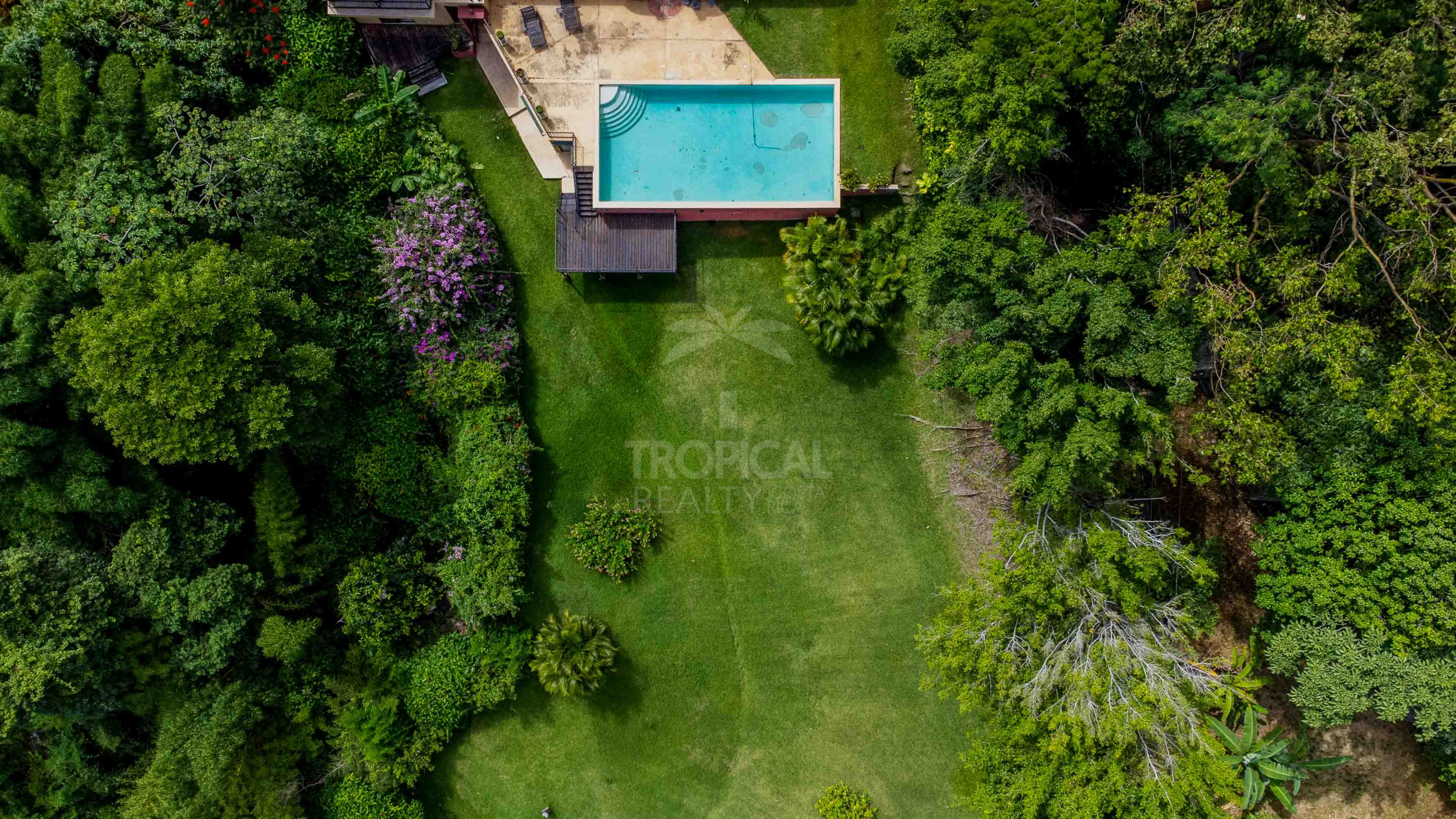 Elegant Italian-Style Villa with Mountain Views – Near Santa Ana, Costa Rica