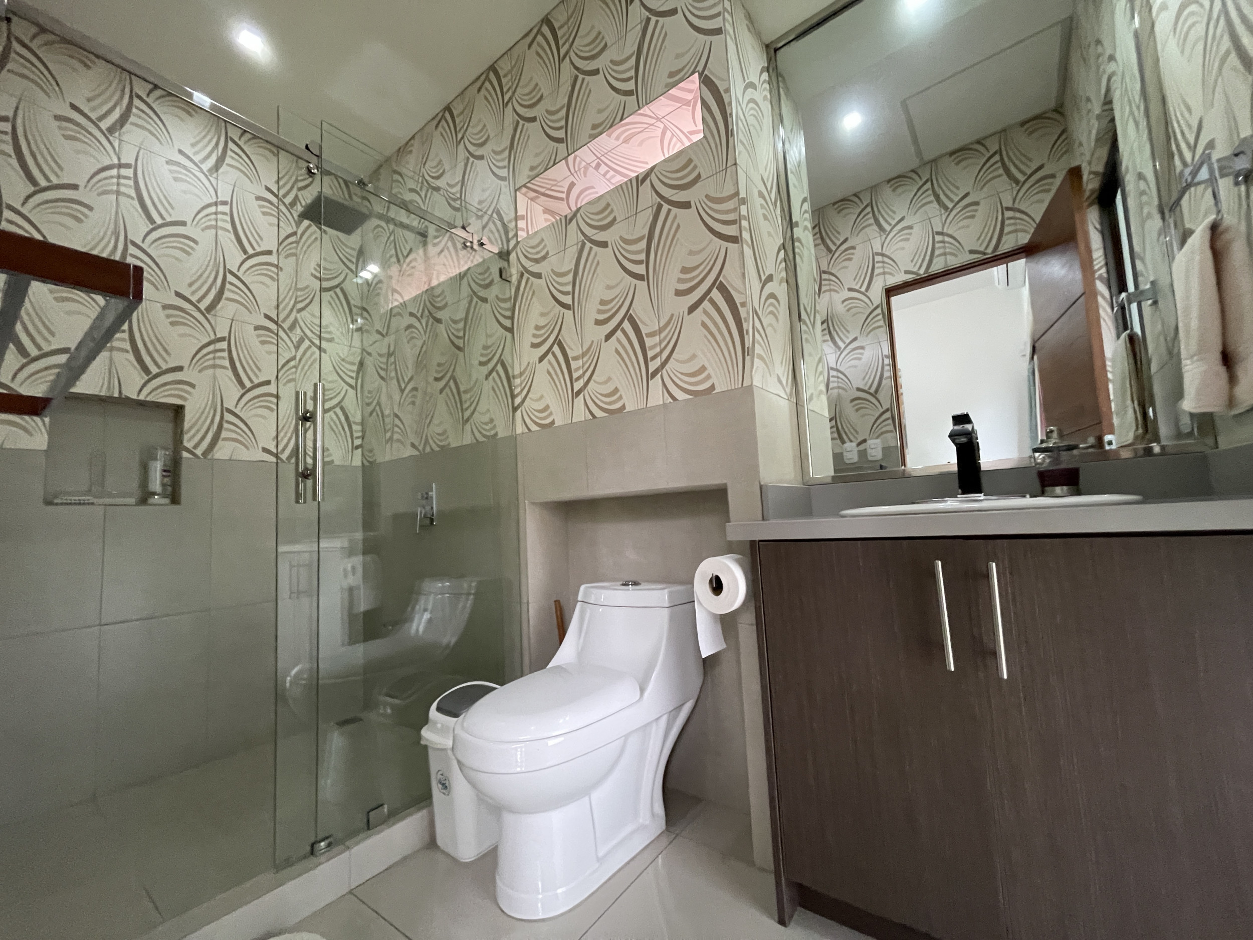 Modern Home for Sale with Views in Brasil de Mora, Ciudad Colón, San José