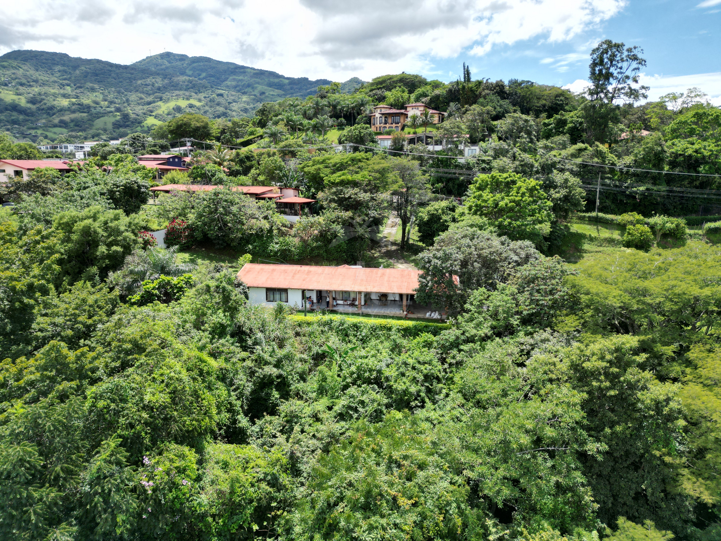 Single-Story Home for Sale – Santa Ana, Piedades | Expansive 2,650 m² Lot with Scenic Views and Development Potential