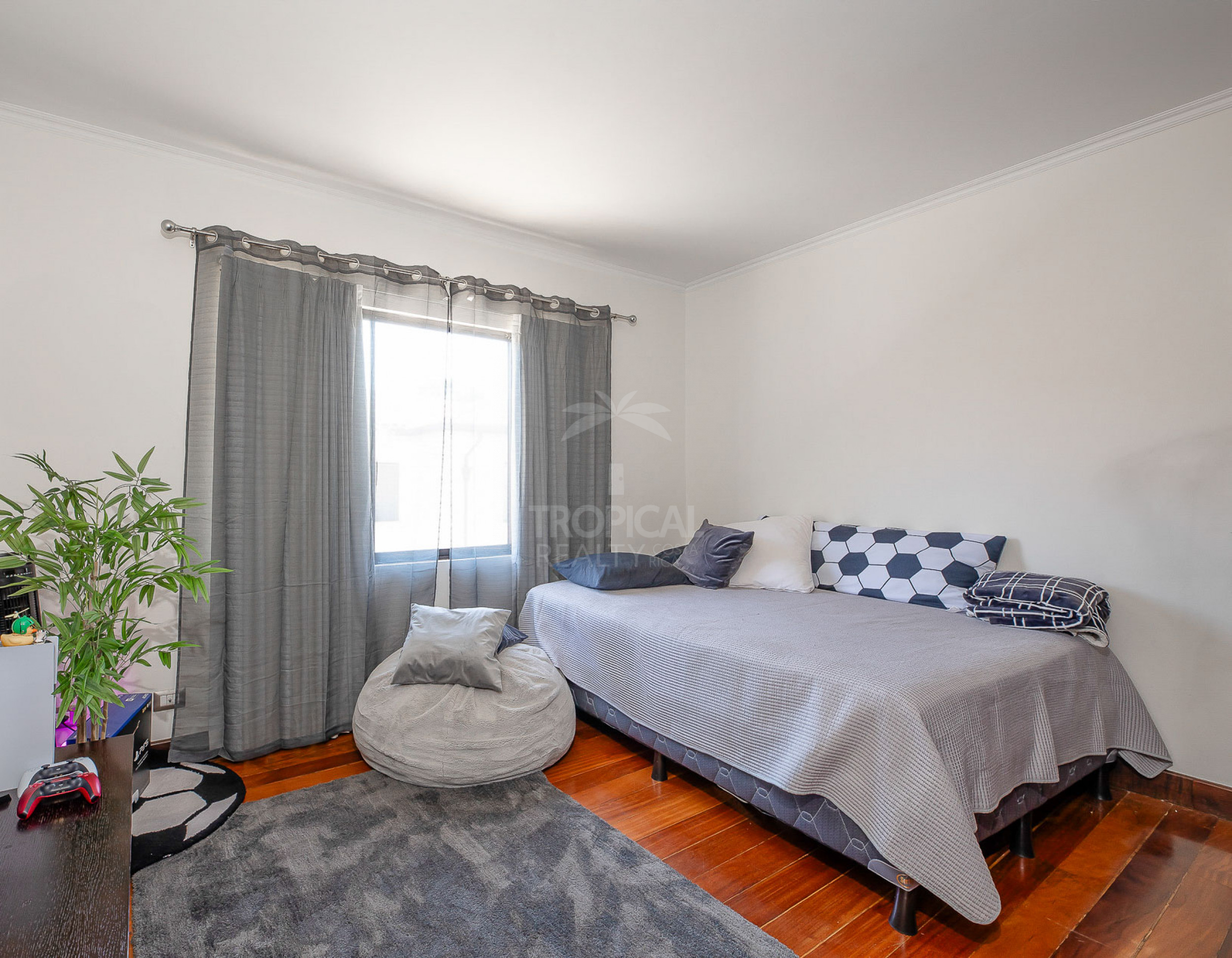 Modern Family Home for Sale in Gated Community – Jaboncillos, Escazú SOLD