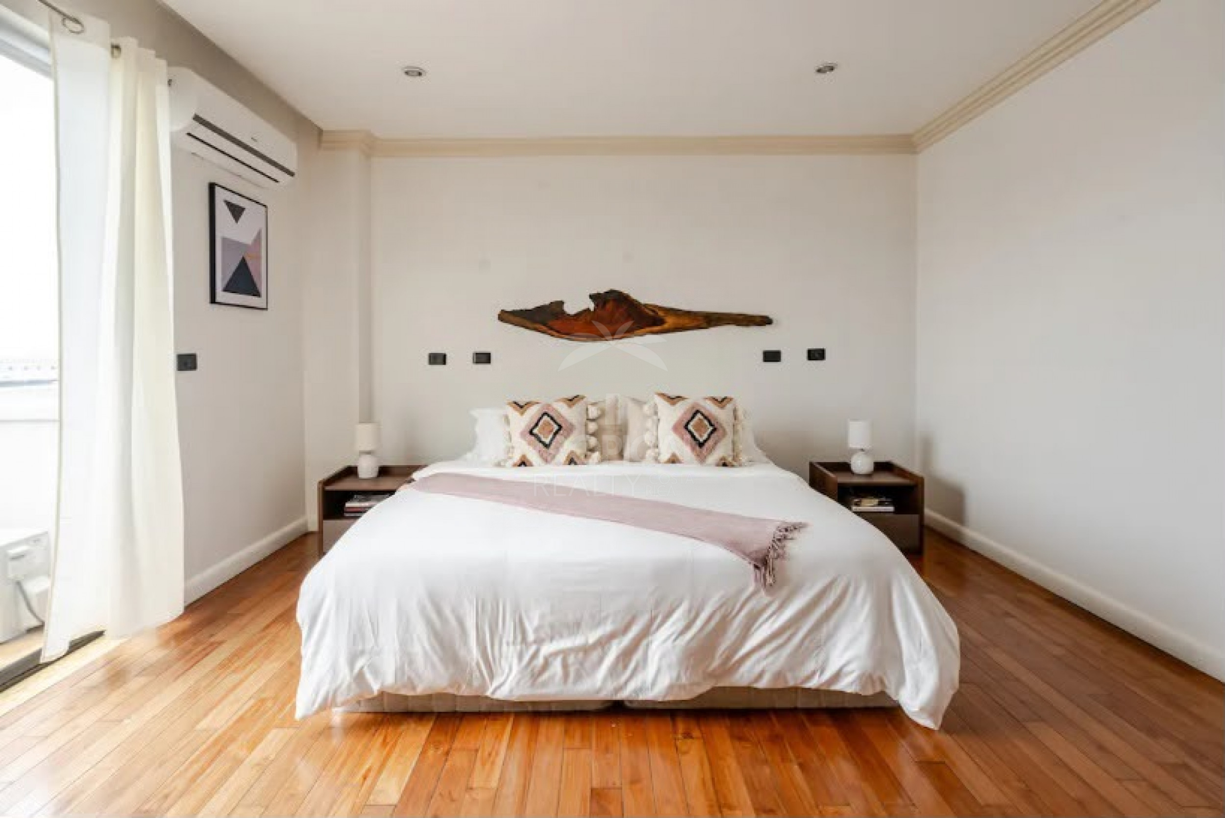 Exclusive Fully Furnished Apartment in Trejos Montealegre, Escazú