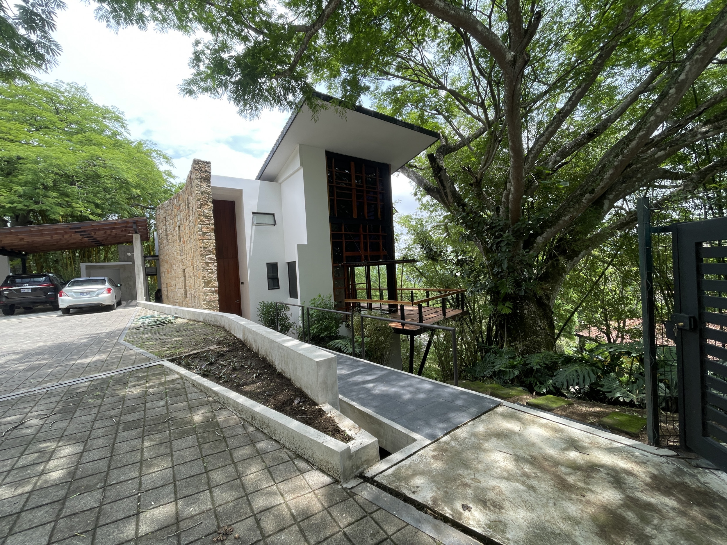 Villa Real Santa Ana: Stunning Contemporary Investment Property with Panoramic Views