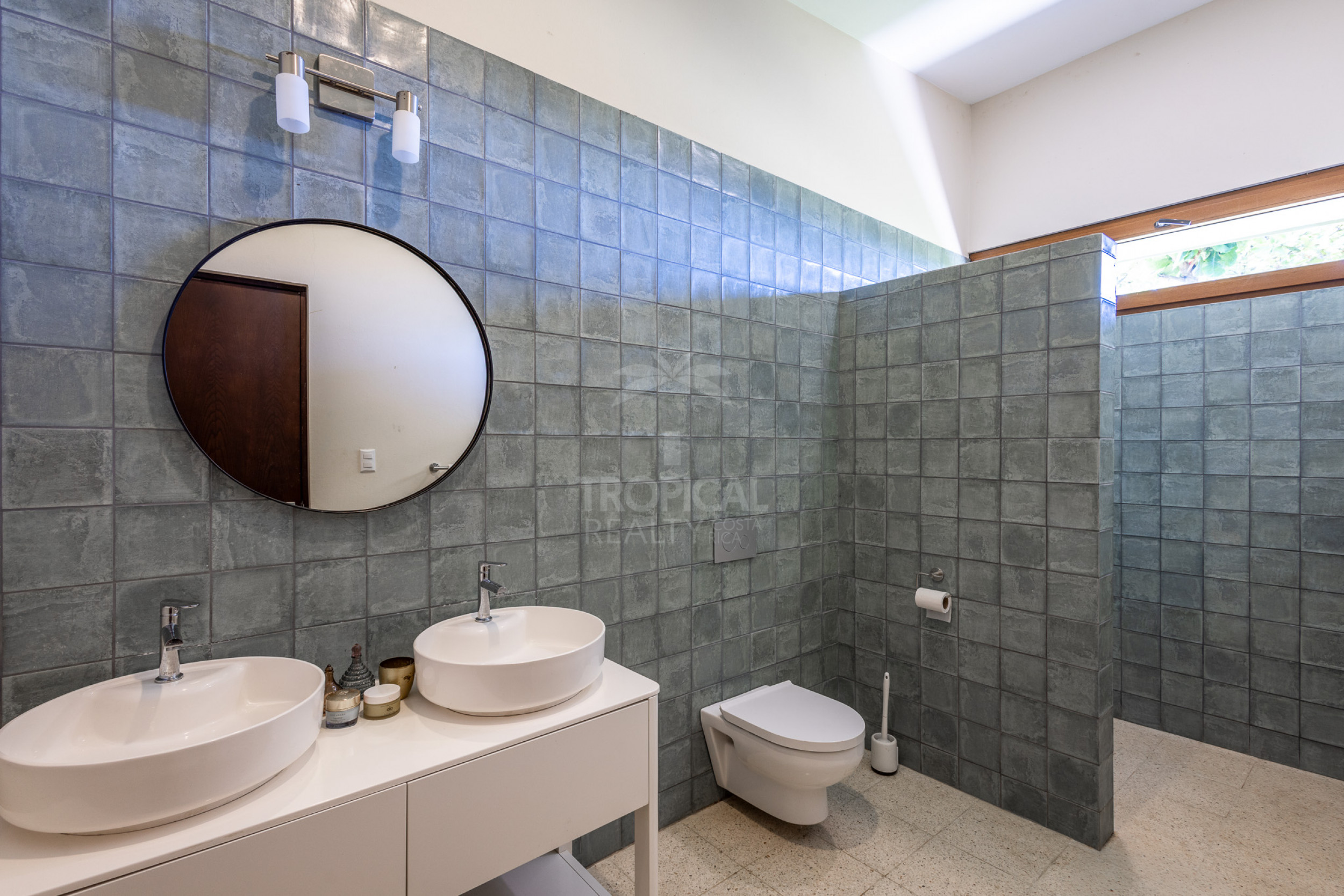 Villa de lujo con vista al mar en condominio cerrado – 3 habitaciones / 3.5 baños, piscina y lote de 5.000 m²
