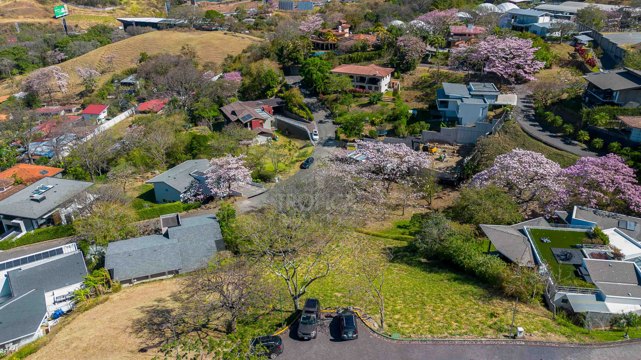 Premium Lot for Sale in Valle Escondido, Santa Ana – 1,071 m² with Sunset Views