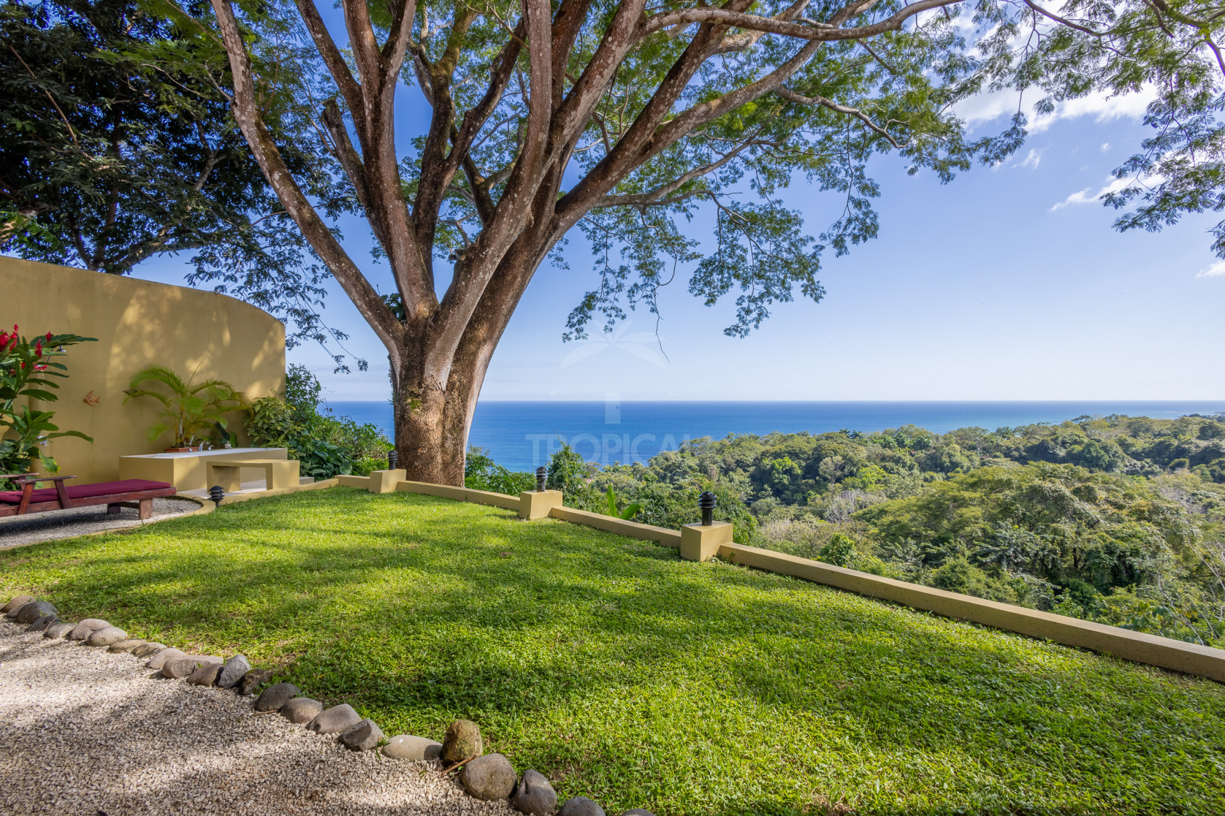 Propiedad con Vista al Mar en Venta en Montezuma, Costa Rica