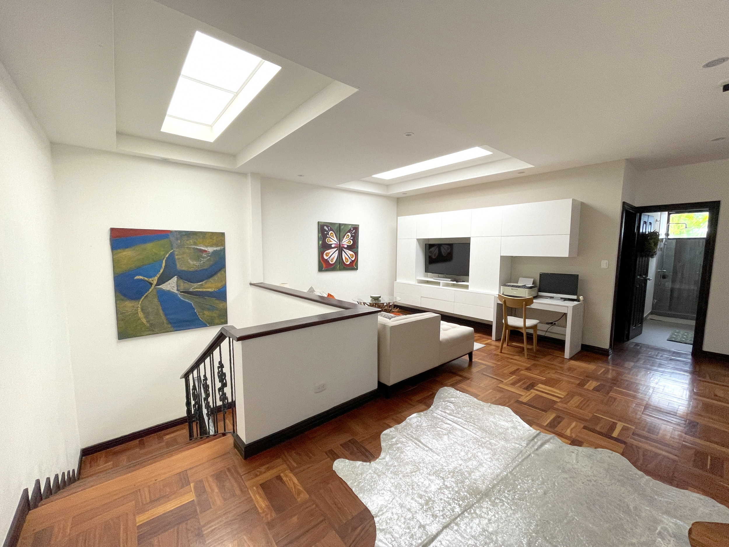 Ample House in Gated Community with 24/7 Security, Private Pool, and Jacuzzi in Escazu