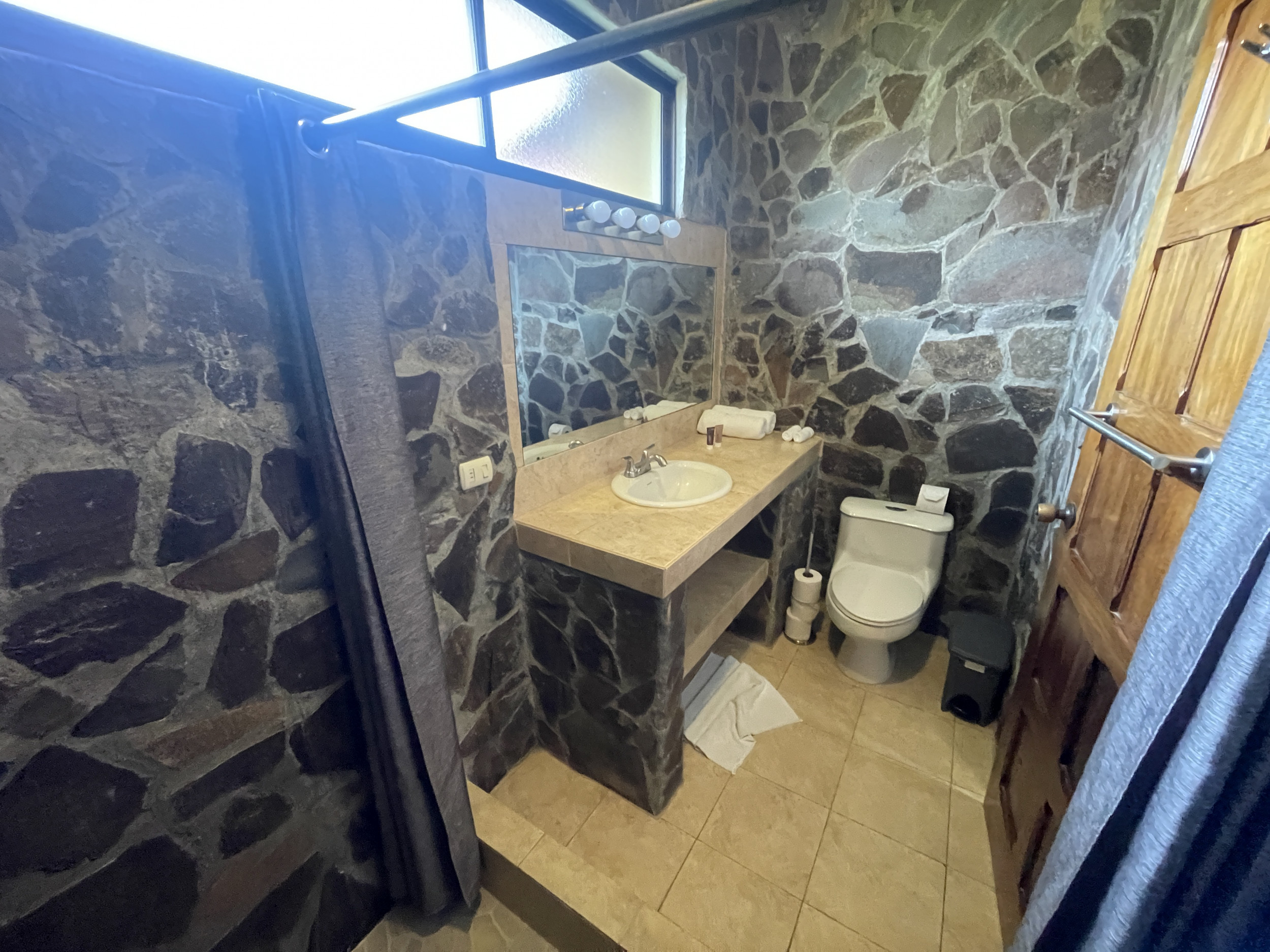 Prime Jaco Beach Investment Property: Ideal for Hotel or Airbnb Business