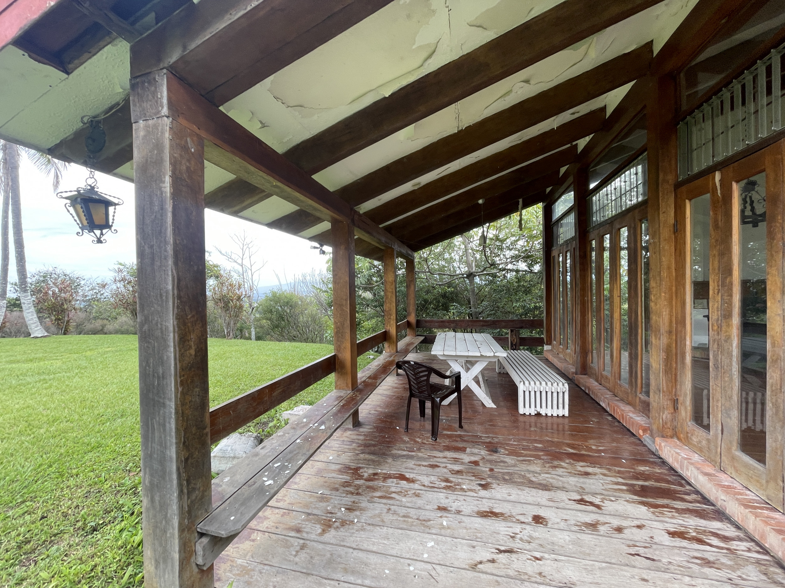 Guachipelin Escazú Fixer Upper home with views to the mountains SOLD