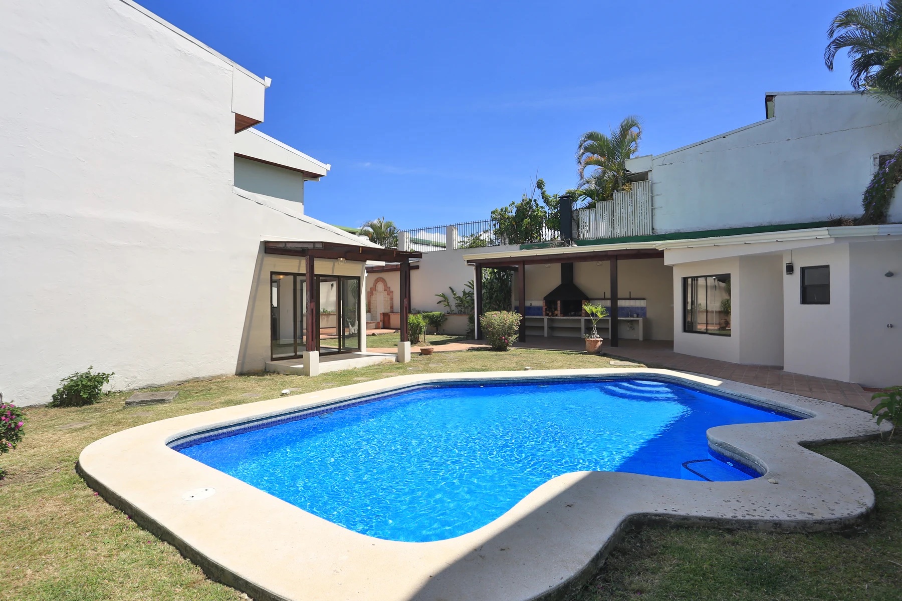 SOLD Escazu, Trejos Montealegre house for sale with pool, Escazu (canton), San José