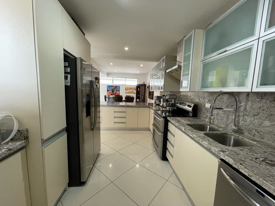 Modern Elegance: Contemporary House for Sale or Rent in Escazú Condominium