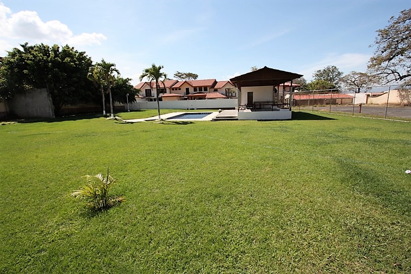 One story house for sale in gated community Santa Ana SOLD