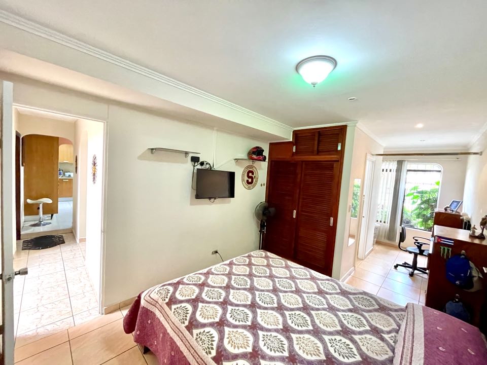 Rohrmoser, residential Roma house plus apartment. SOLD