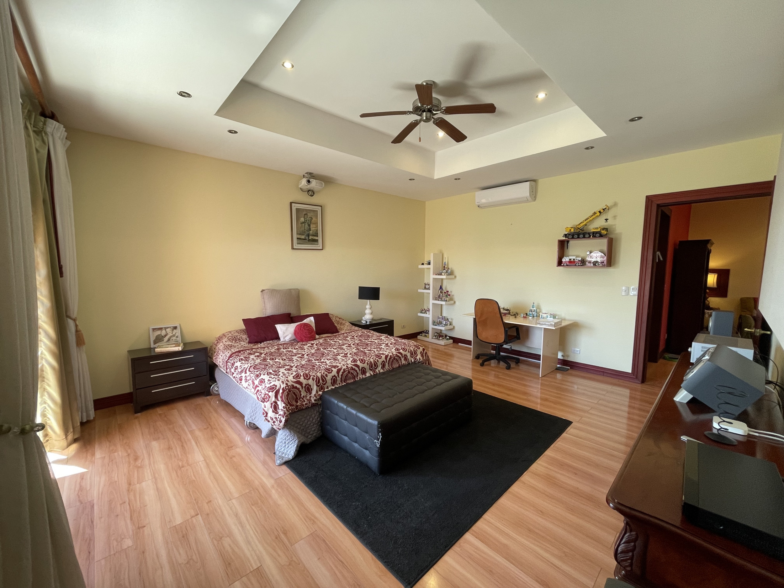 Elegant home for sale, Bosque de Doña Rosa, Cariari, Belen