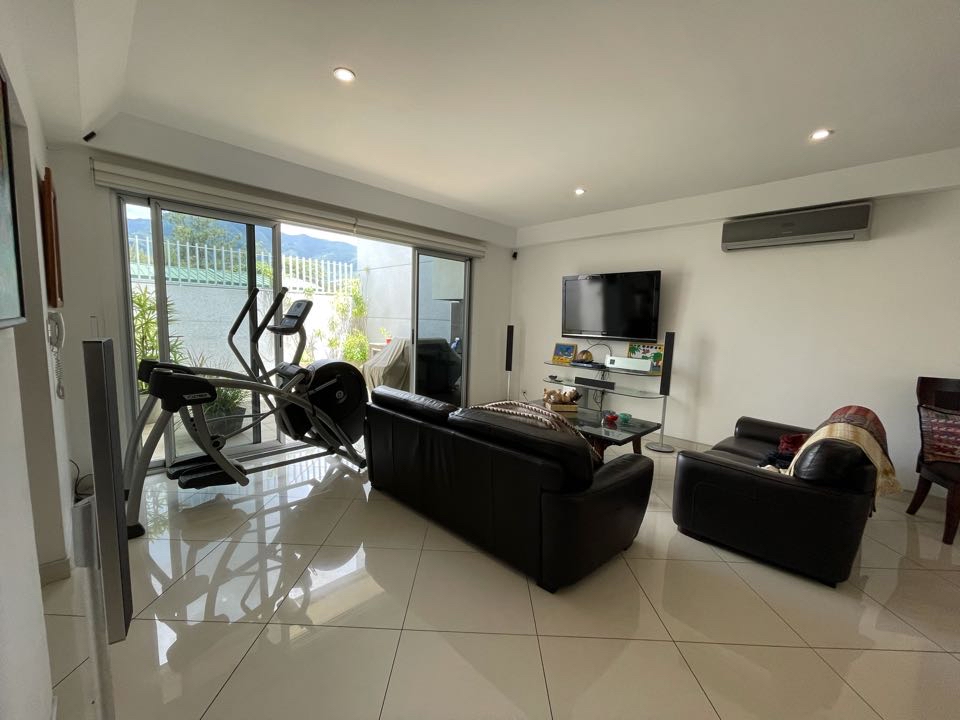 Modern Elegance: Contemporary House for Sale or Rent in Escazú Condominium