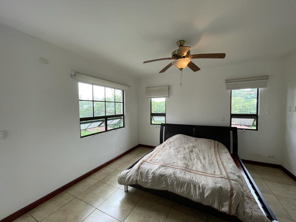 House for sale in a gated community in Brasil de Mora