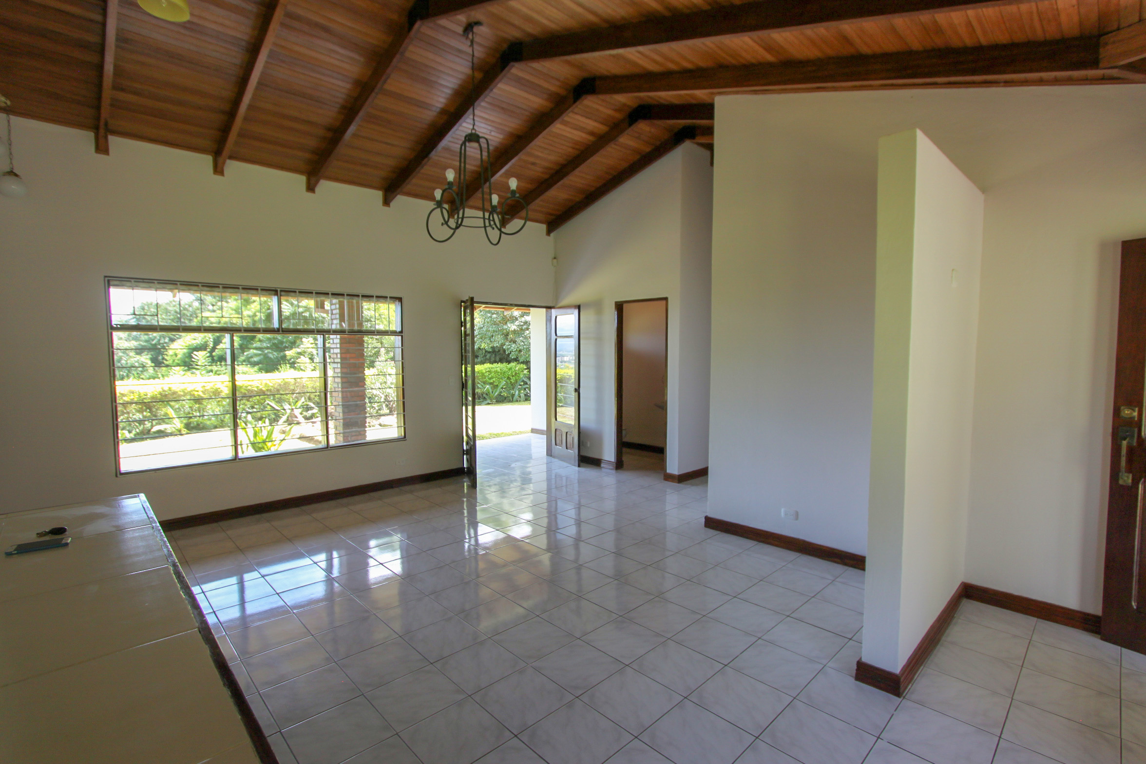 One-story house for sale, Santa Ana, Piedades