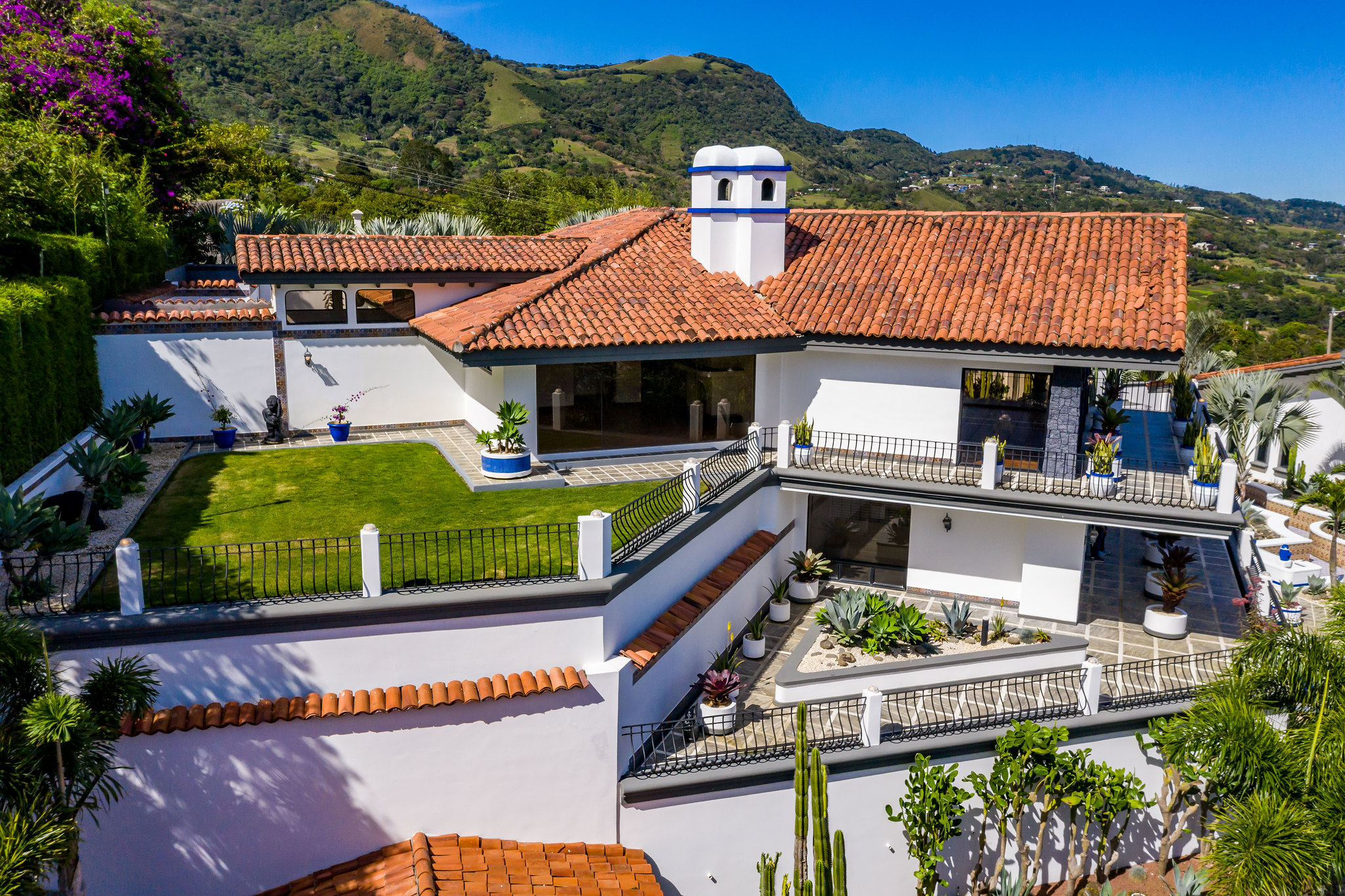 Mansion for sale Escazu, property with 2 houses