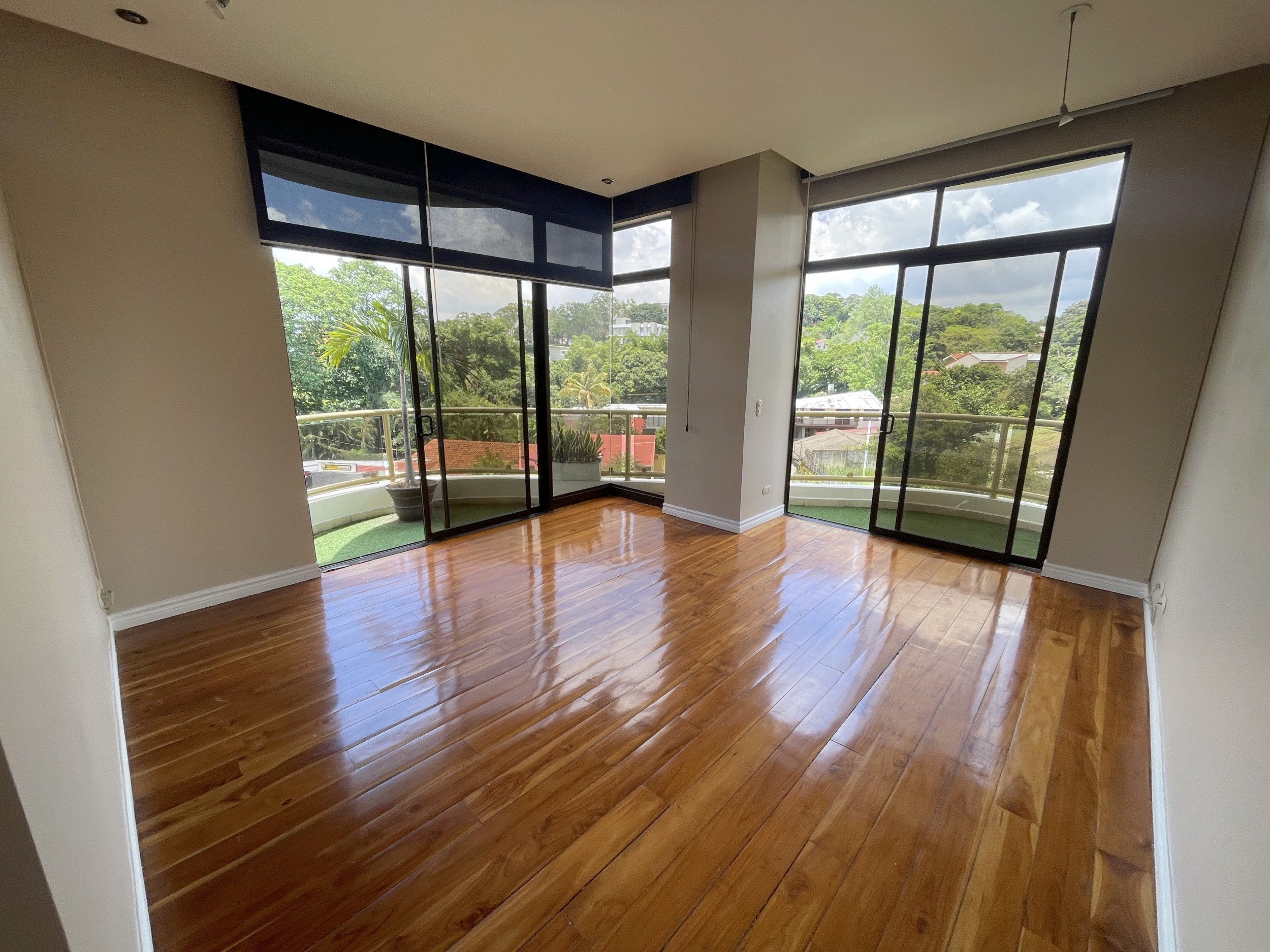 SOLD Breathtaking Views and Modern Luxury: Contemporary Living in Escazú's Fourth-Floor Oasis