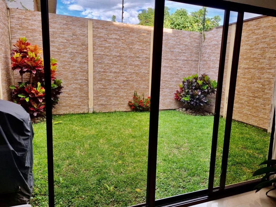 Spacious and Elegant Home for Sale in Santa Ana Hills: Modern Design, Amenities, and Security SOLD