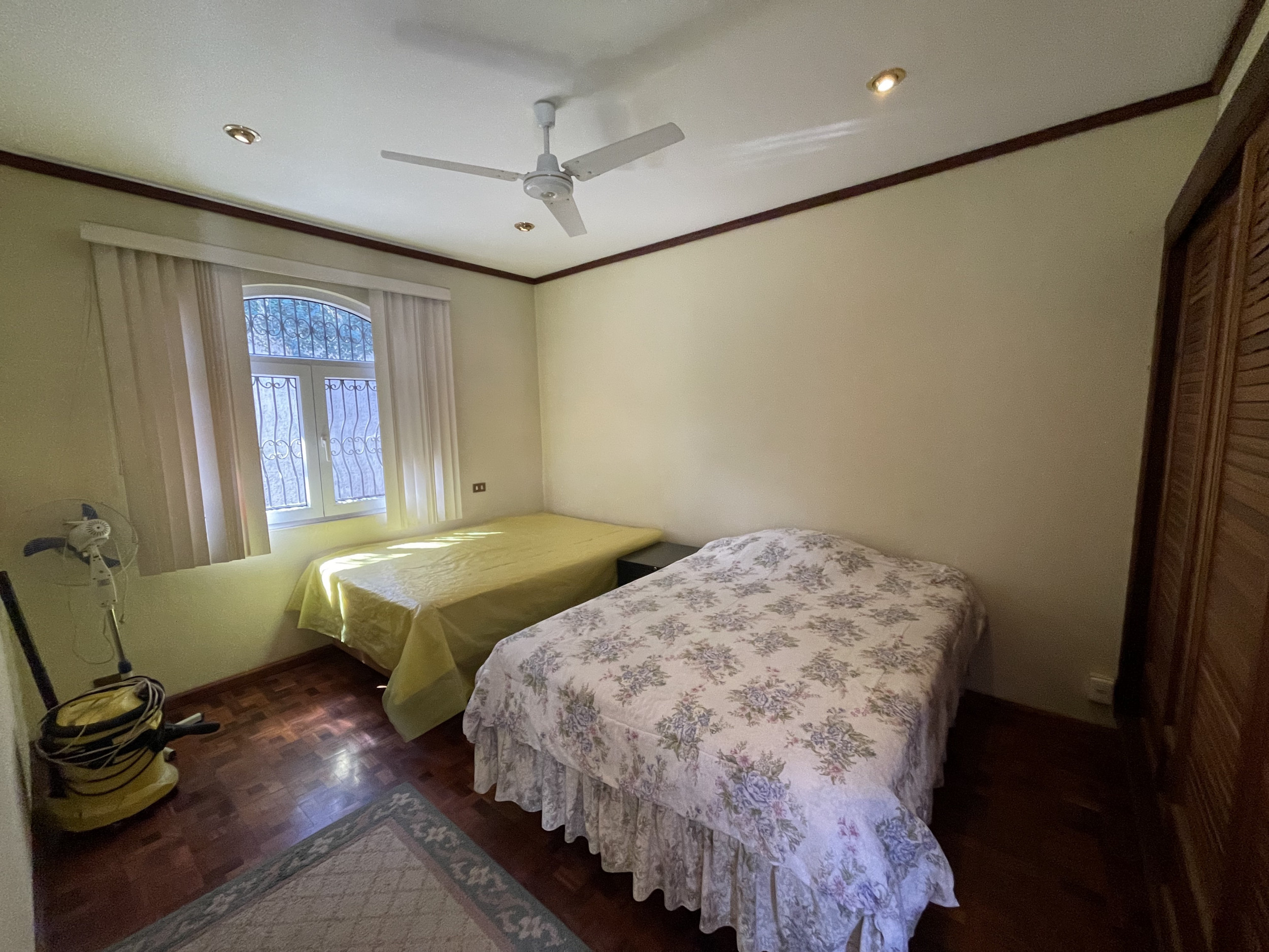 Panoramic Elegance in Guachipelín: Stunning Townhouse with Views and Community Amenities SOLD