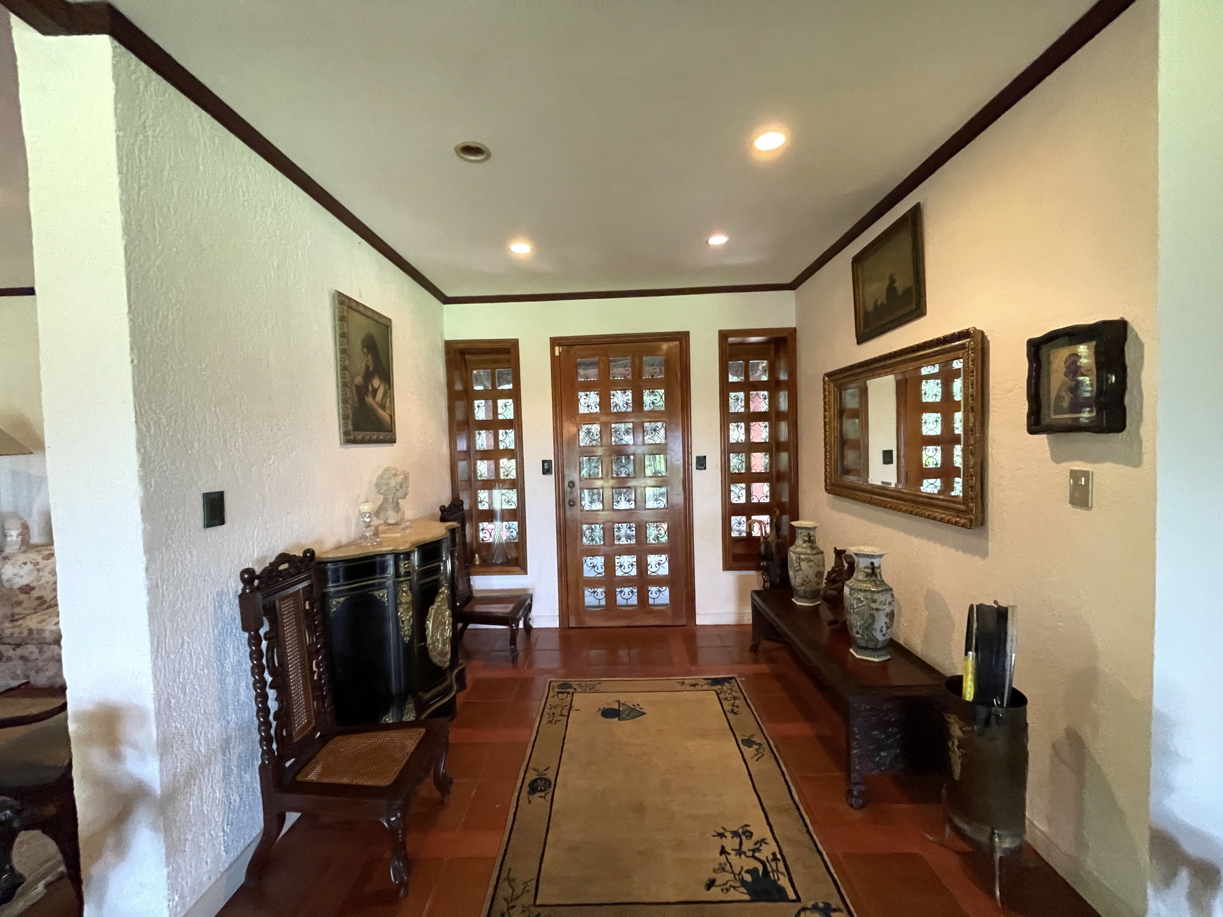 Versatile Estate in Santa Ana, Piedades: Ideal for Hotel, Airbnb, or Development