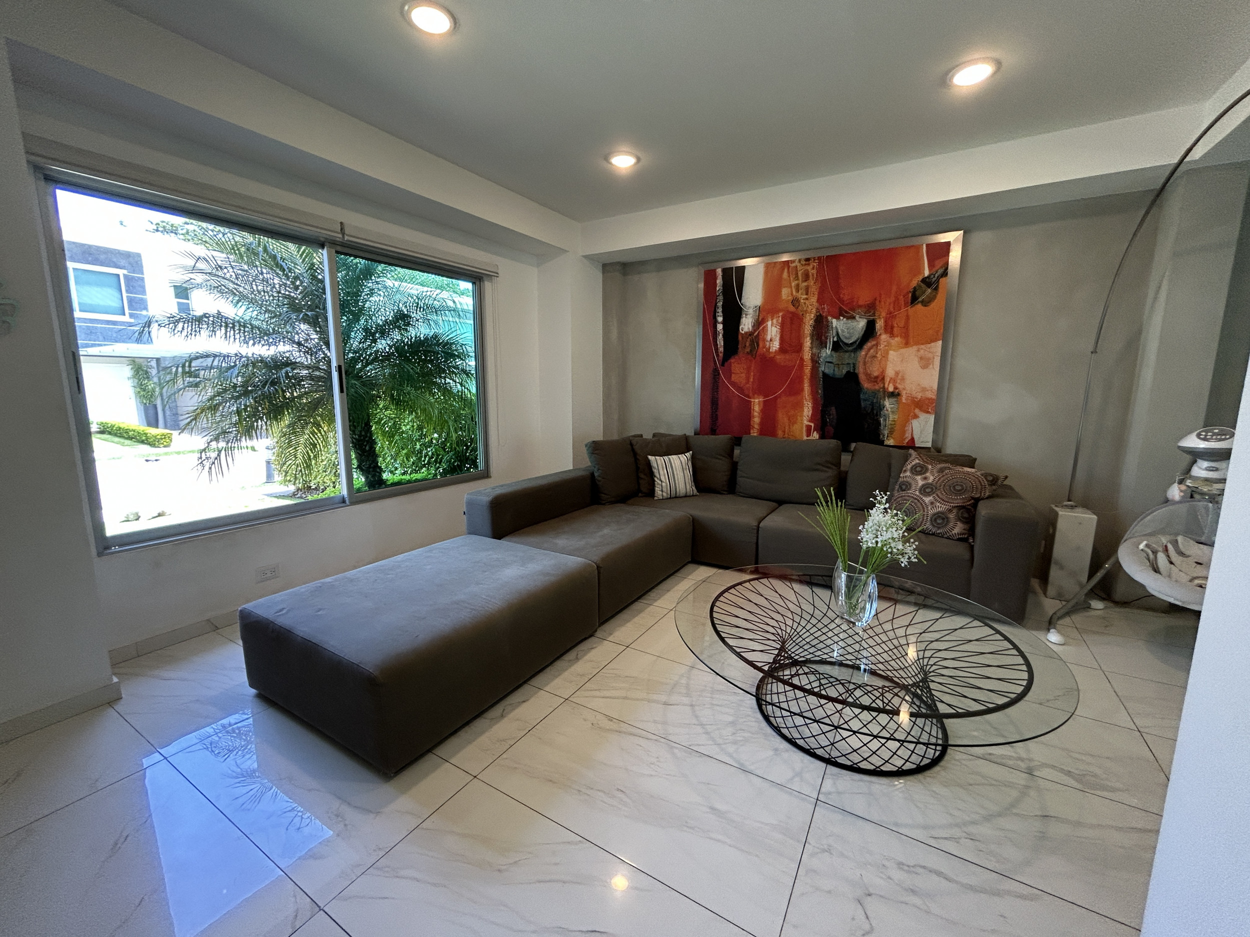 Contemporary House for Sale in Gated Community in Santa Ana