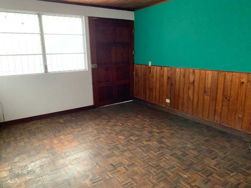 House in Sabana fixer upper