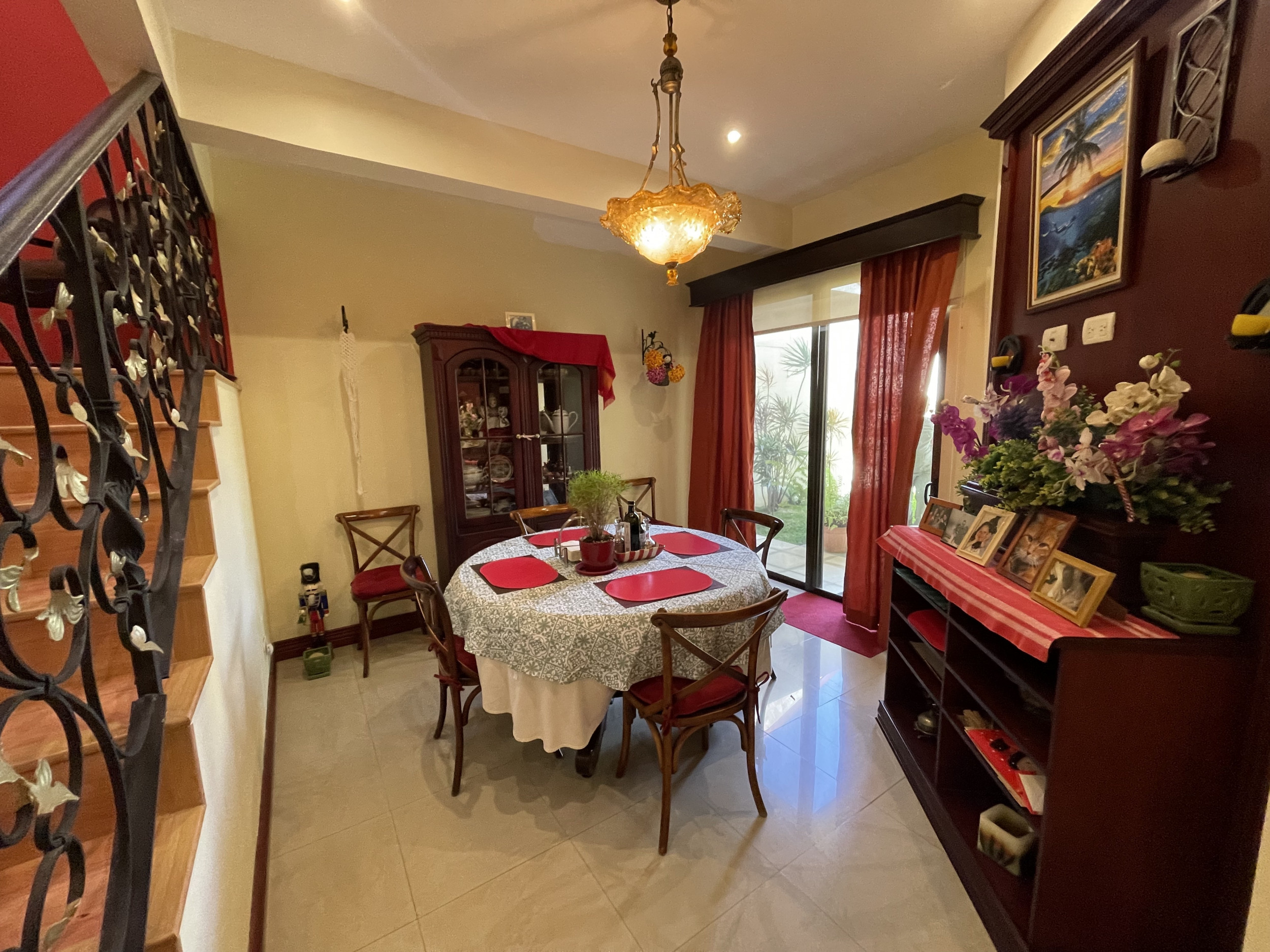 Elegant home for sale, Bosque de Doña Rosa, Cariari, Belen