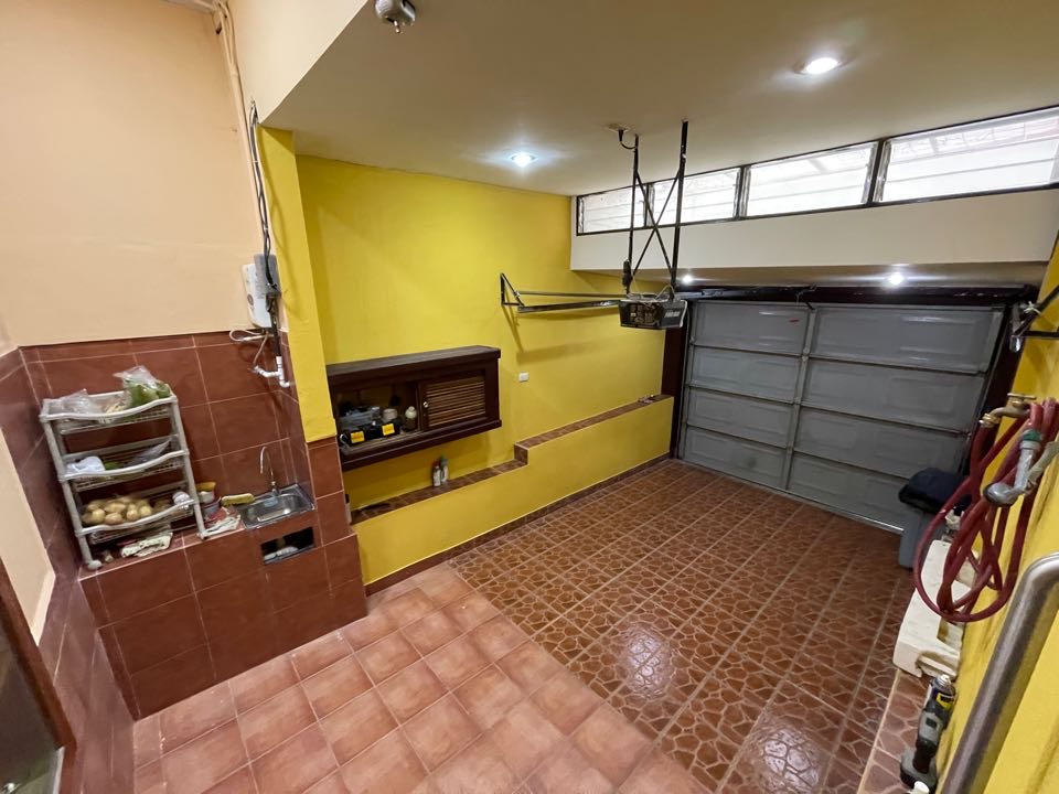 Rohrmoser, residential Roma house plus apartment. SOLD