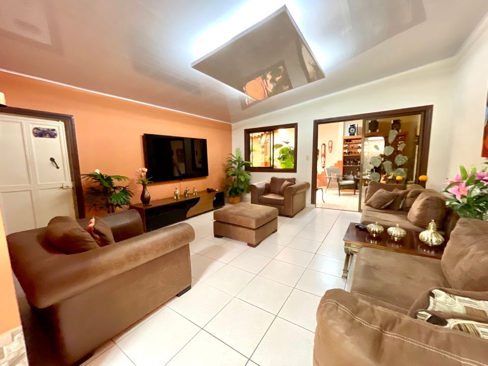 Rohrmoser, residential Roma house plus apartment. SOLD