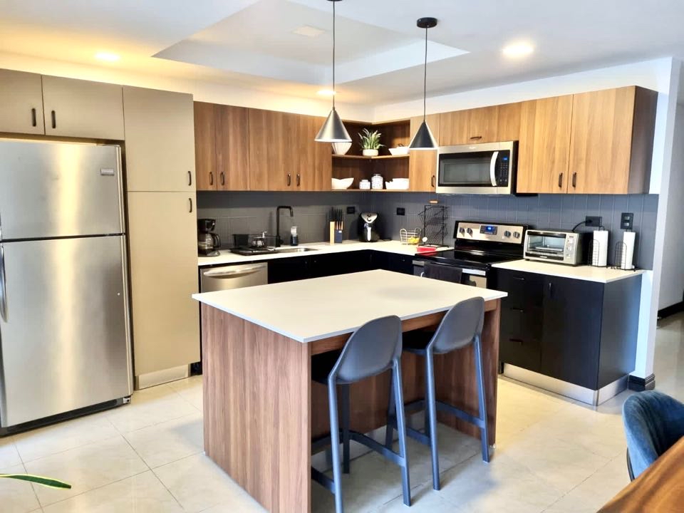 Spacious and Elegant Home for Sale in Santa Ana Hills: Modern Design, Amenities, and Security SOLD