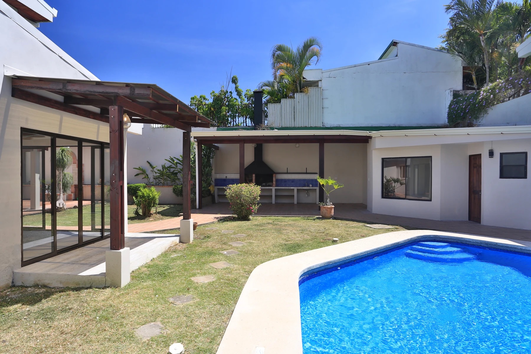 SOLD Escazu, Trejos Montealegre house for sale with pool, Escazu (canton), San José