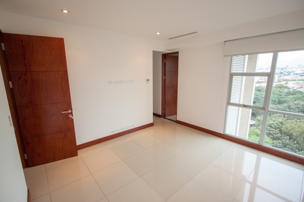 Luxurious Apartment Living in Central Park, Escazú: Exclusive Opportunity for Rent or Purchase