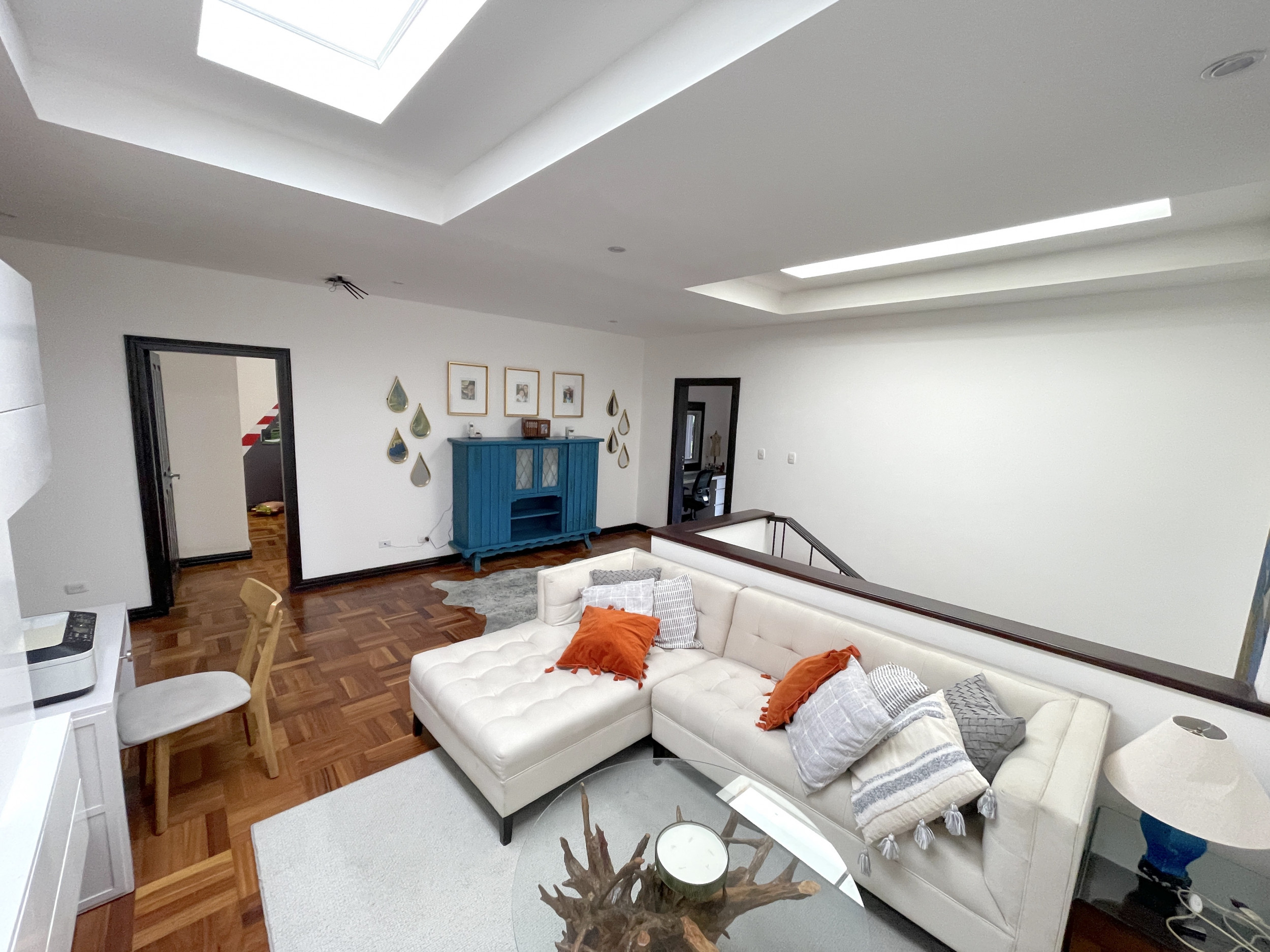 Ample House in Gated Community with 24/7 Security, Private Pool, and Jacuzzi in Escazu