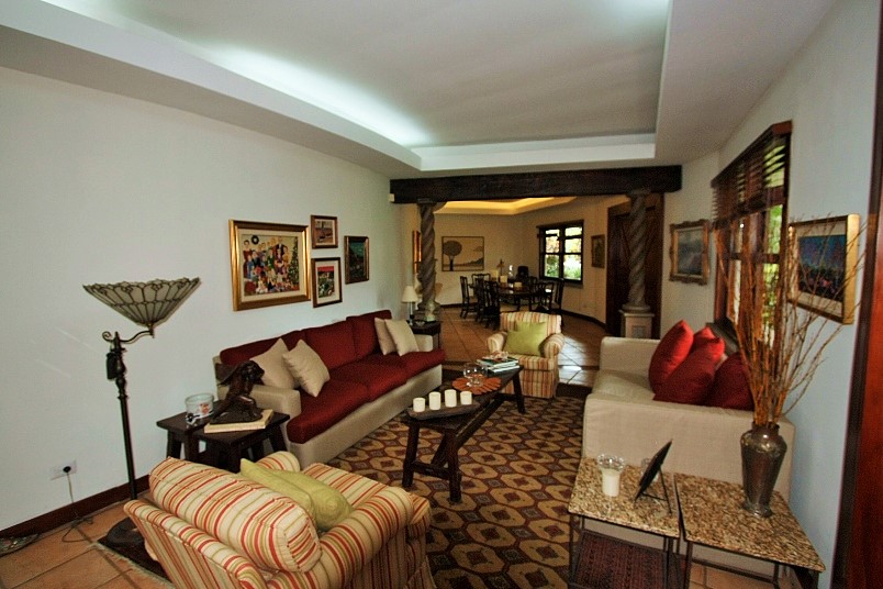 House for sale Santa Ana, in private gated community, Santa Ana, San José