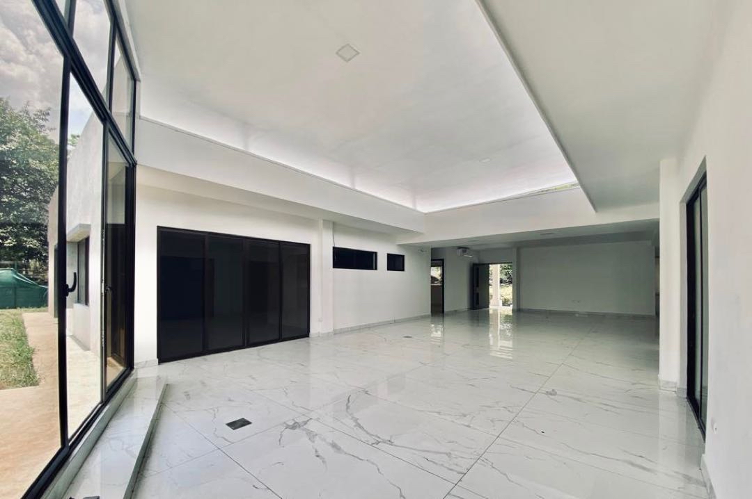 Luxurious Living at Residencial Los Reyes: Modern Single-Story Home SOLD