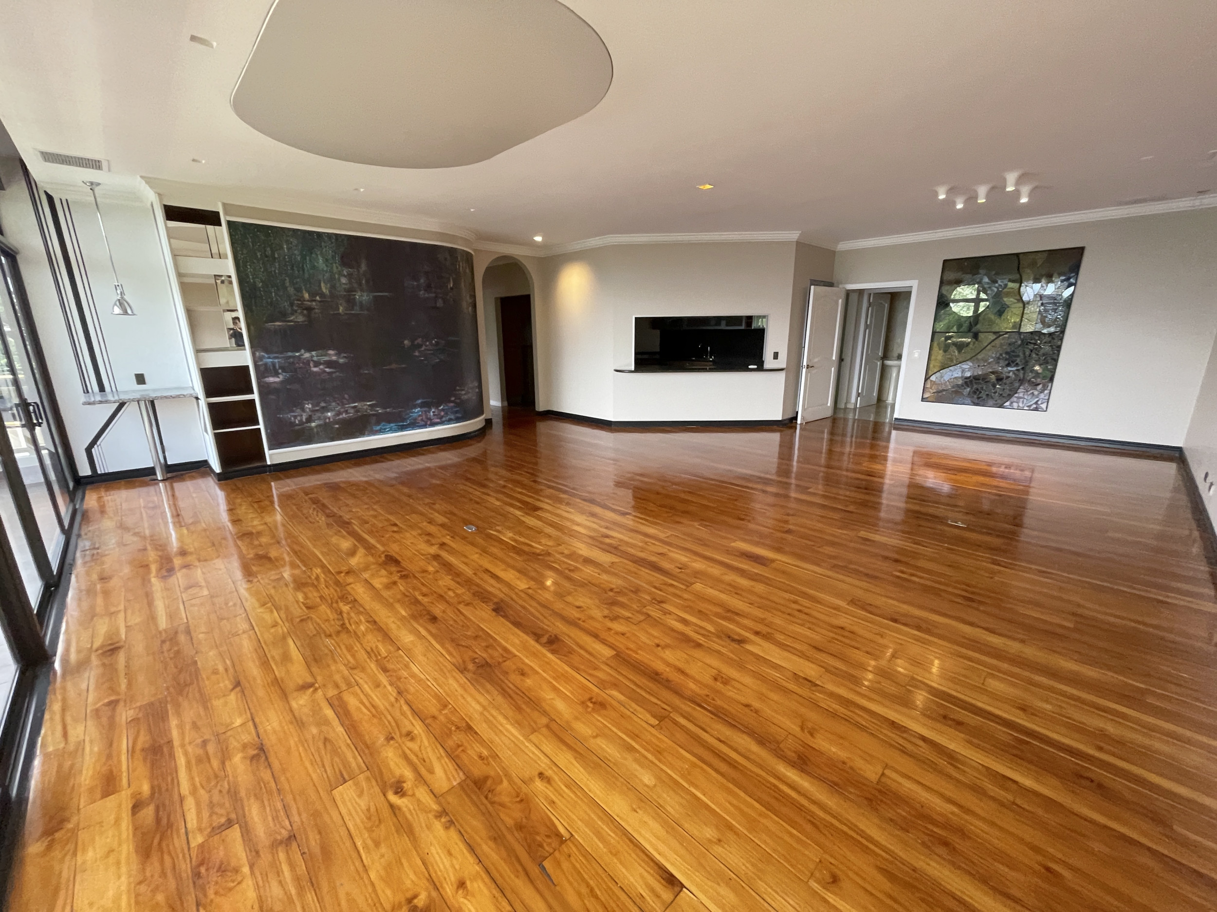 SOLD Breathtaking Views and Modern Luxury: Contemporary Living in Escazú's Fourth-Floor Oasis
