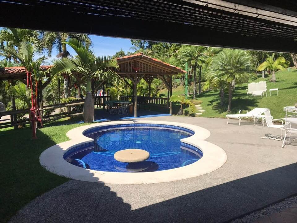 Country House in Pozos, Santa Ana