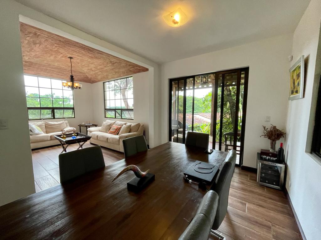 House for sale in a gated community in Brasil de Mora
