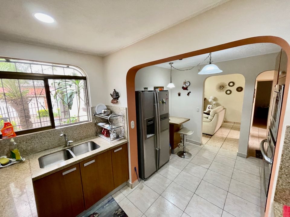 Rohrmoser, residential Roma house plus apartment. SOLD