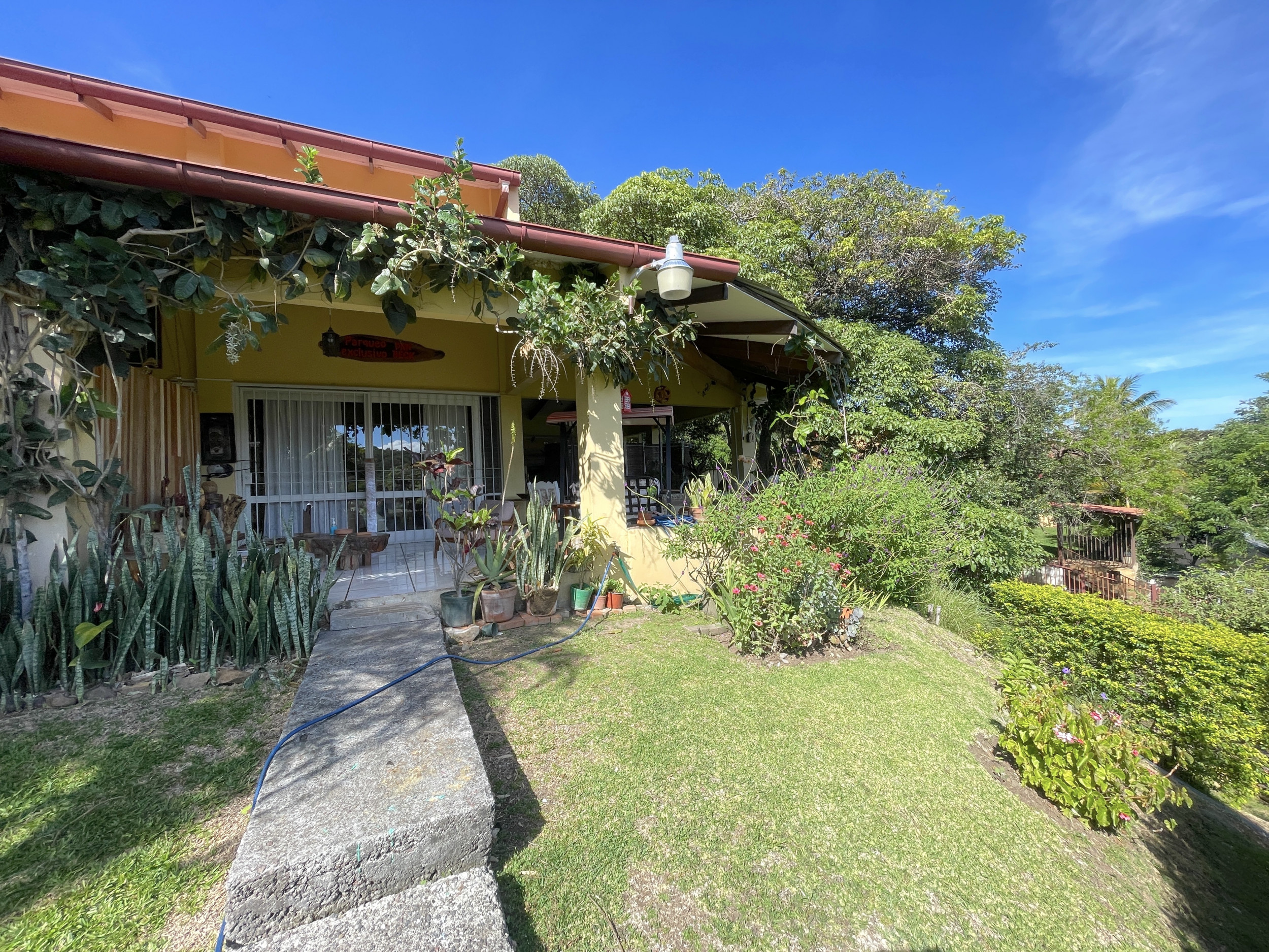 House in Alto Las Palomas single story with breathtaking Views and Lush Gardens SOLD