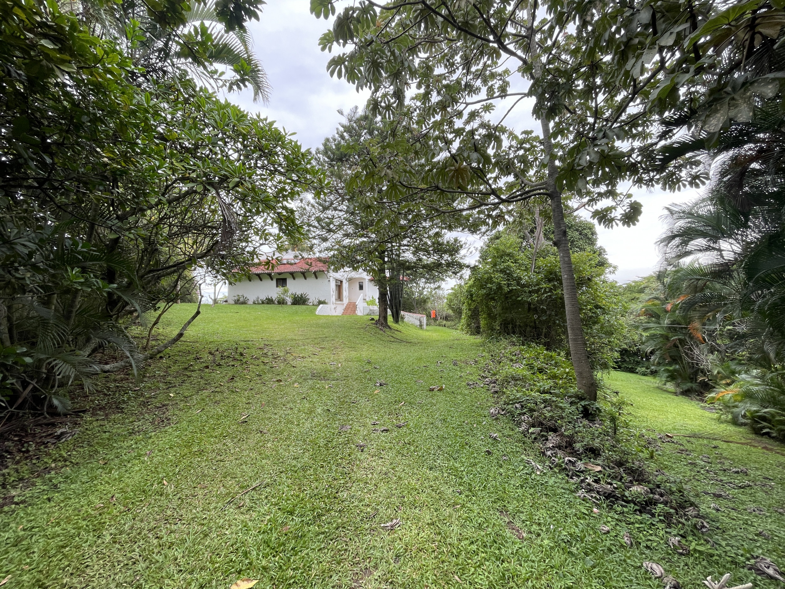 Guachipelin Escazú Fixer Upper home with views to the mountains SOLD