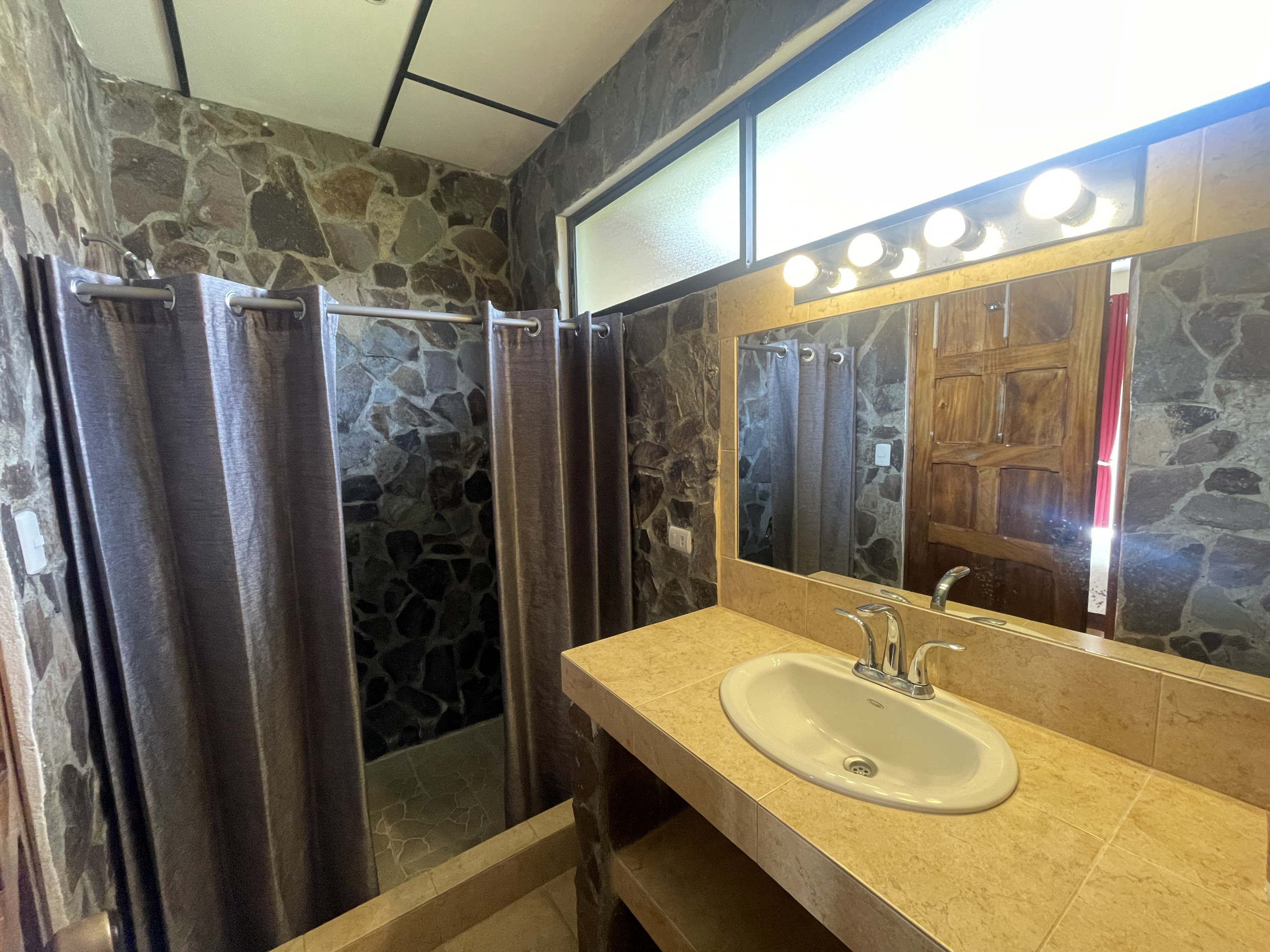 Prime Jaco Beach Investment Property: Ideal for Hotel or Airbnb Business