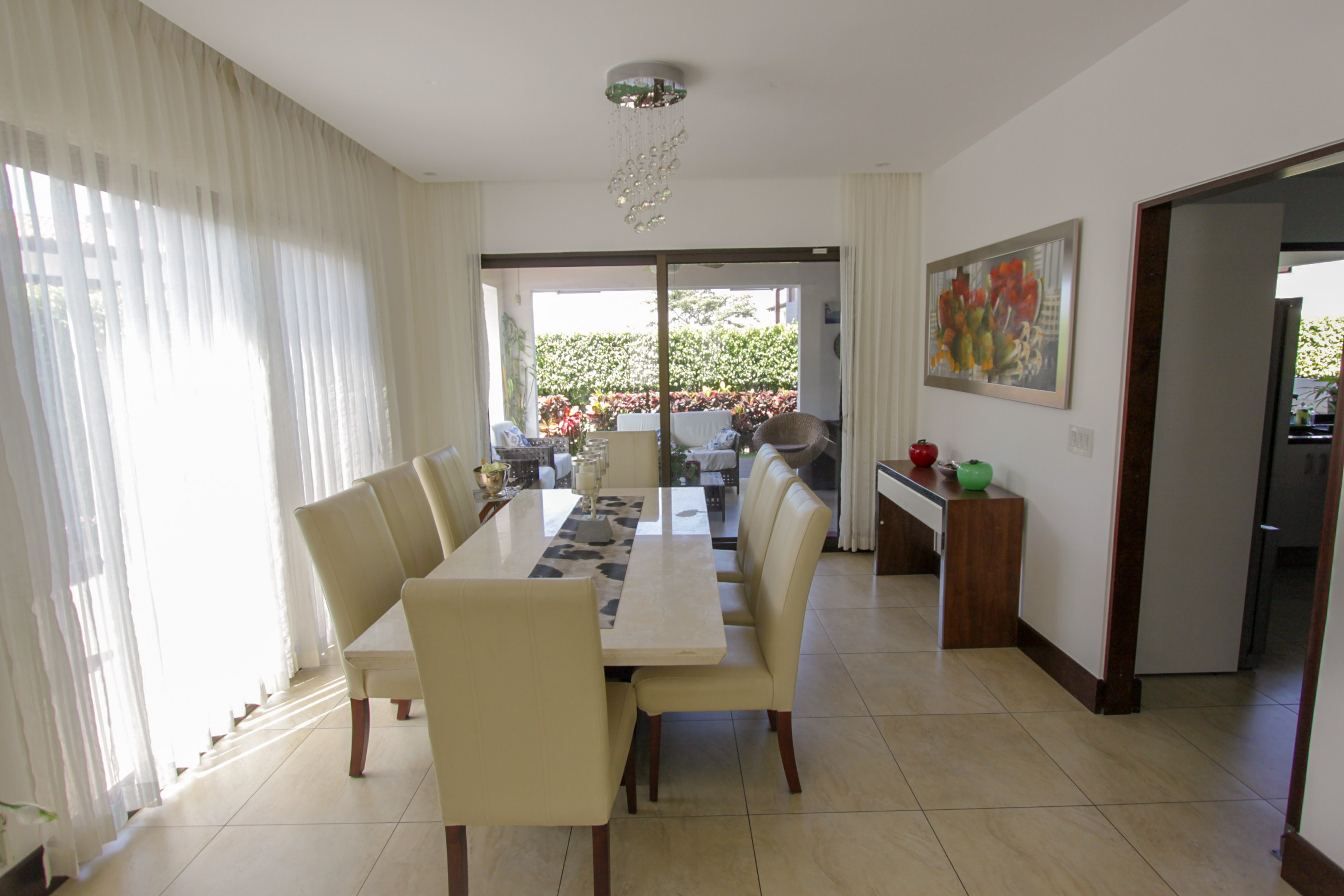 House for Sale: Lomas del Valle Condominium, Santa Ana