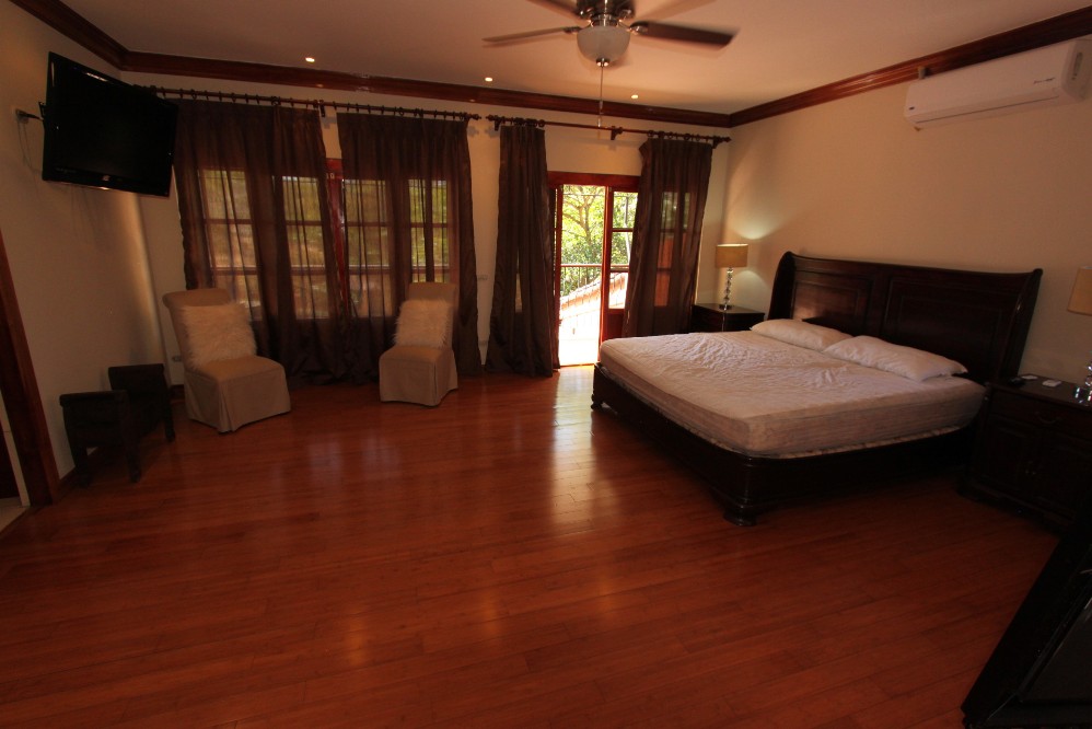 Exclusive Property with Two Houses in Gated Community: Brasil de Mora, Ciudad Colón