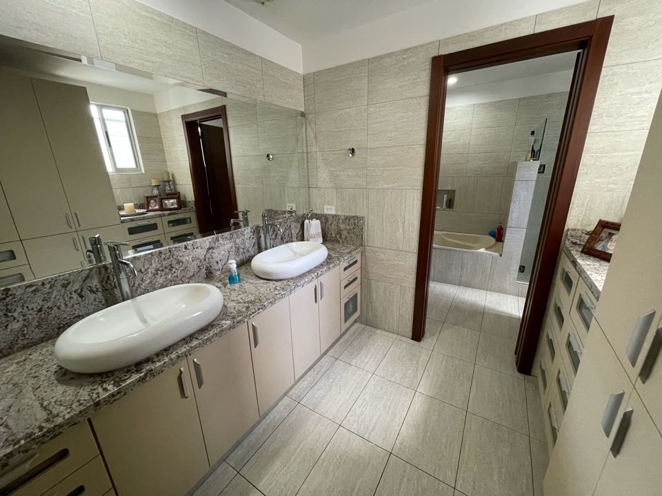 Modern Elegance: Contemporary House for Sale or Rent in Escazú Condominium