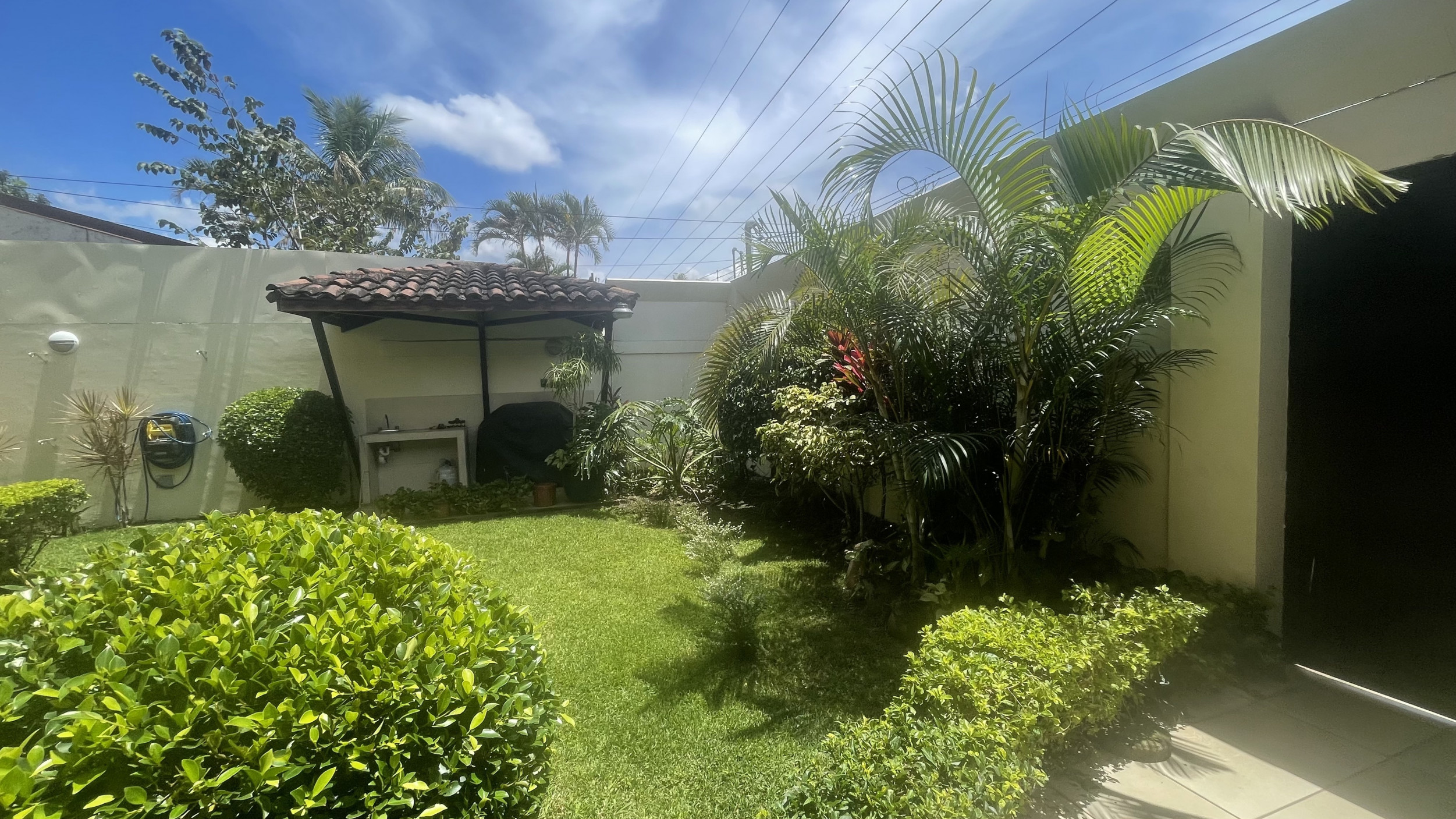 Elegant home for sale, Bosque de Doña Rosa, Cariari, Belen
